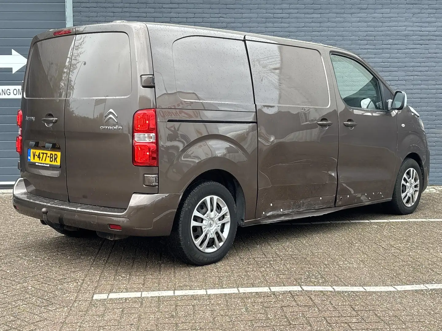 Citroen Jumpy 2.0 BlueHDI 180 Business M S&S Automaat | € 6.950, Bruin - 2