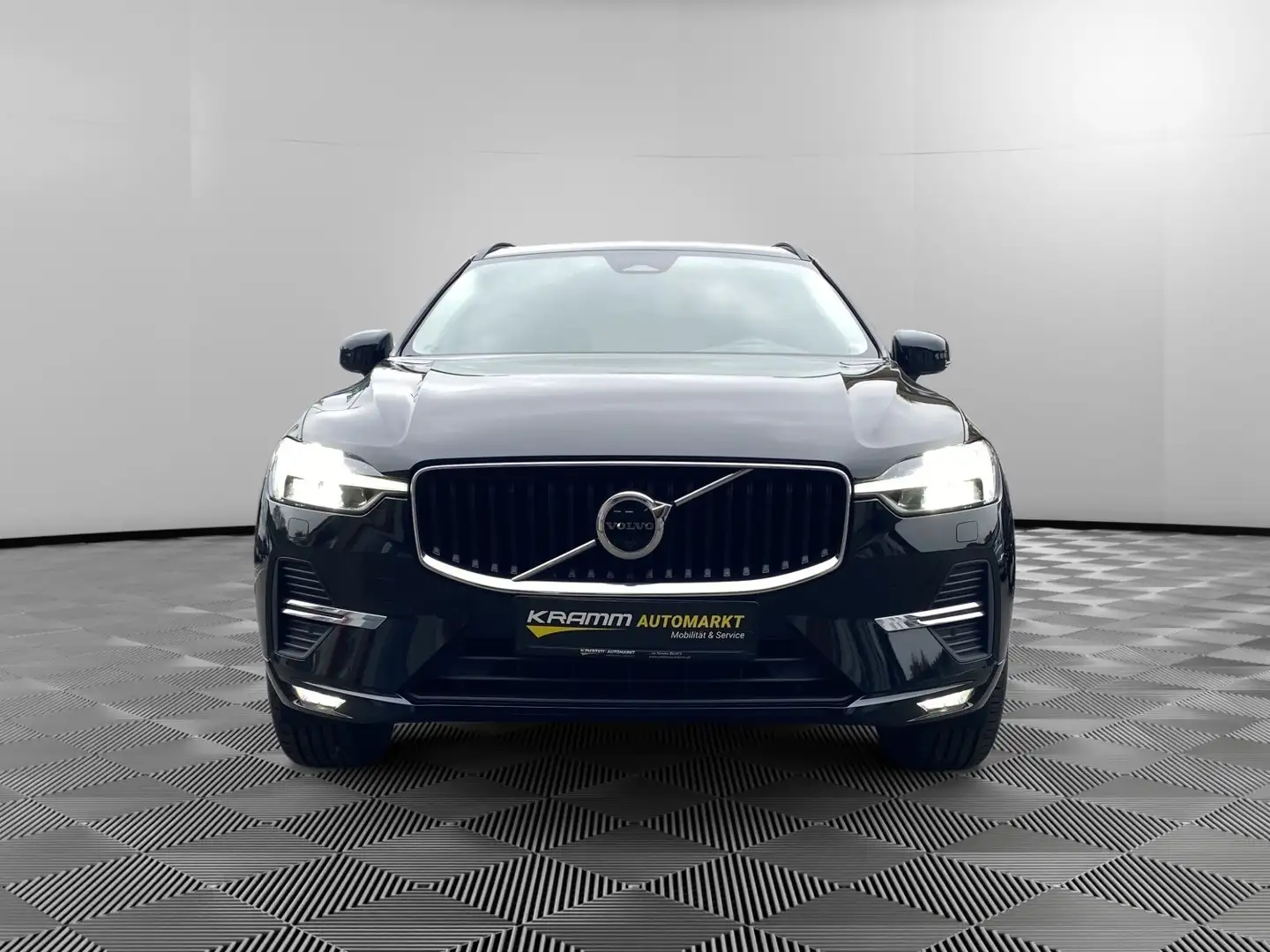 Volvo XC60 Momentum Pro 2WD NR Fzg. Scheckh. Schwarz - 2
