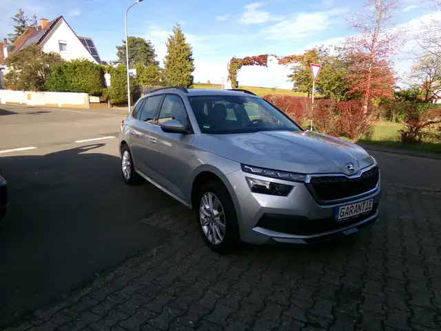 Skoda Kamiq Clever,Scheckheft gepflegt,Unfallfrei,AHK schwenkbar,HU/AU:04/28,KD:Neu,sehr geplegter Zustand