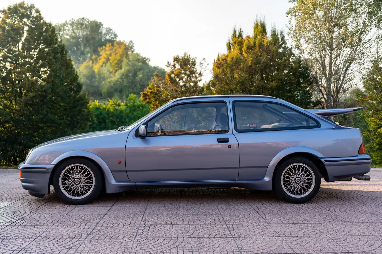 Ford Sierra 3p 2.0 RS Cosworth, foto 2