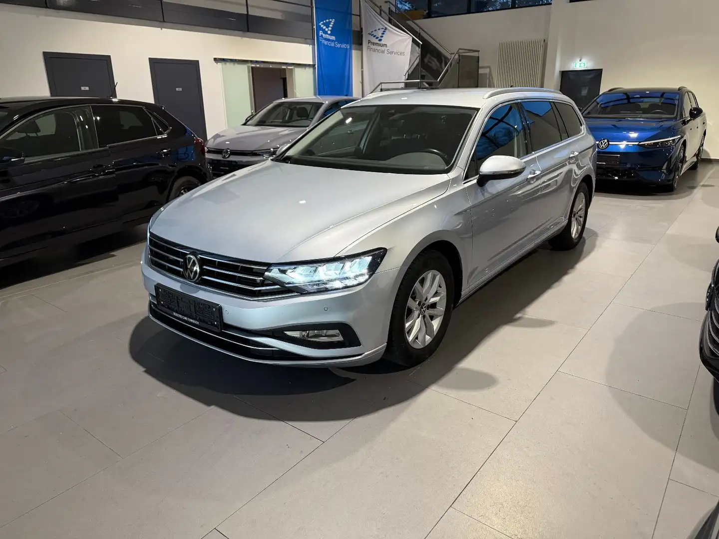 Volkswagen Passat Variant Passat Business 1.5 TSI DSG ACC/LED/KAM/SIDE/AHK Silber - 1