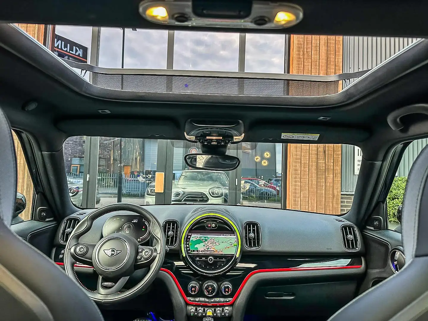 MINI Cooper SE Countryman Mini 2.0 ALL4 John Cooper Works Aut 220pk/Pano/Cam Zwart - 2