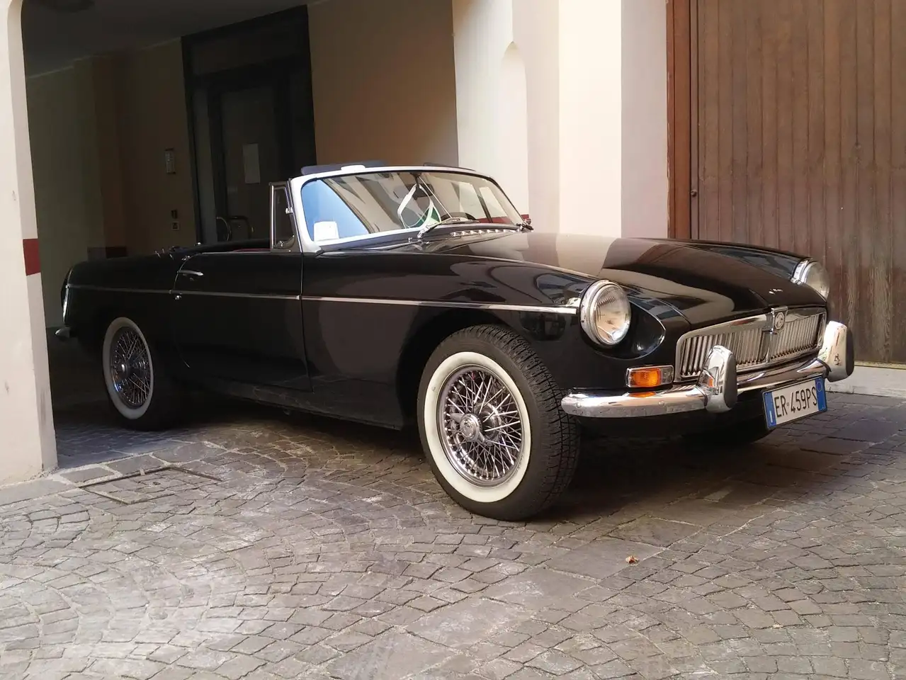 MG B Roadster 1.8 ASI – Restauro completo – Condizioni eccellenti, foto 2