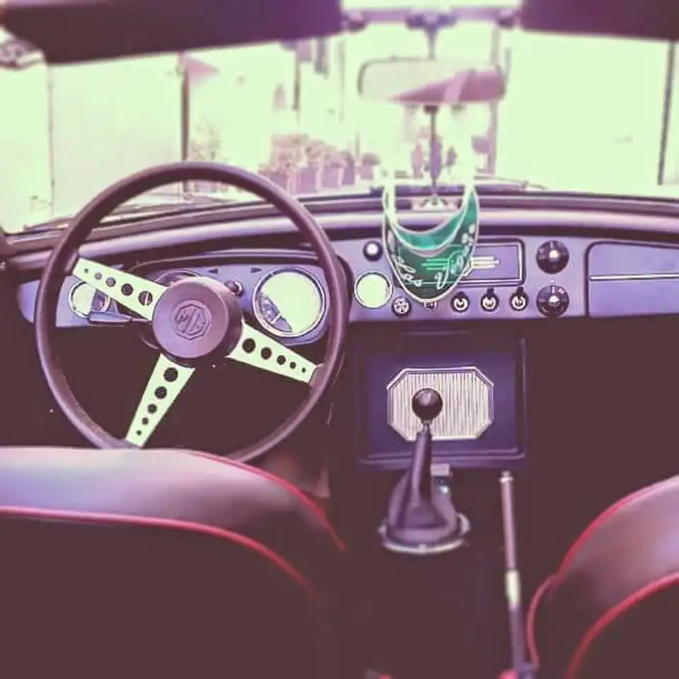 MG B Roadster 1.8 ASI – Restauro completo – Condizioni eccellenti, foto 5