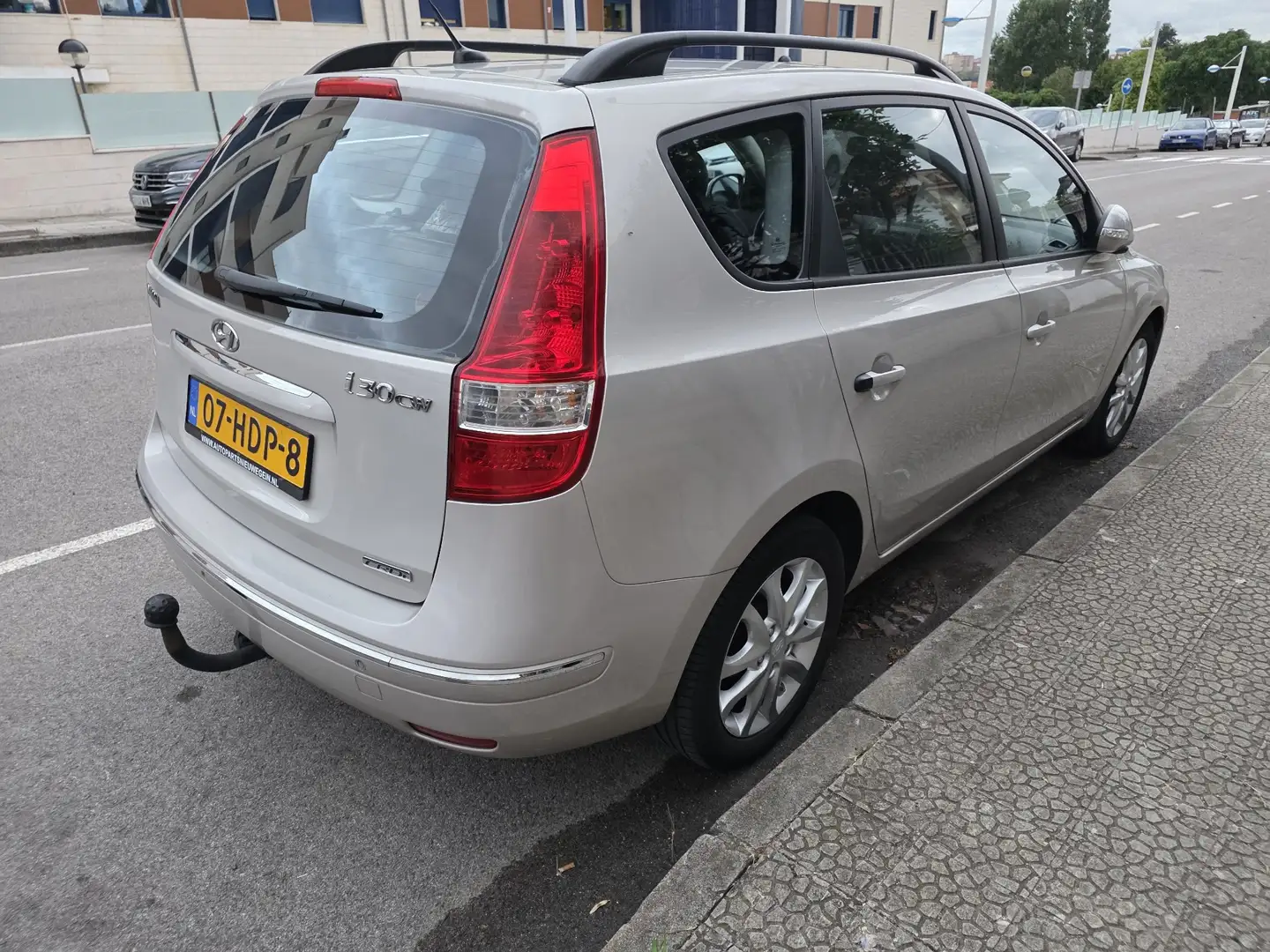 Hyundai i30 1.6 CRDi Style APK 06 2026 Beige - 2