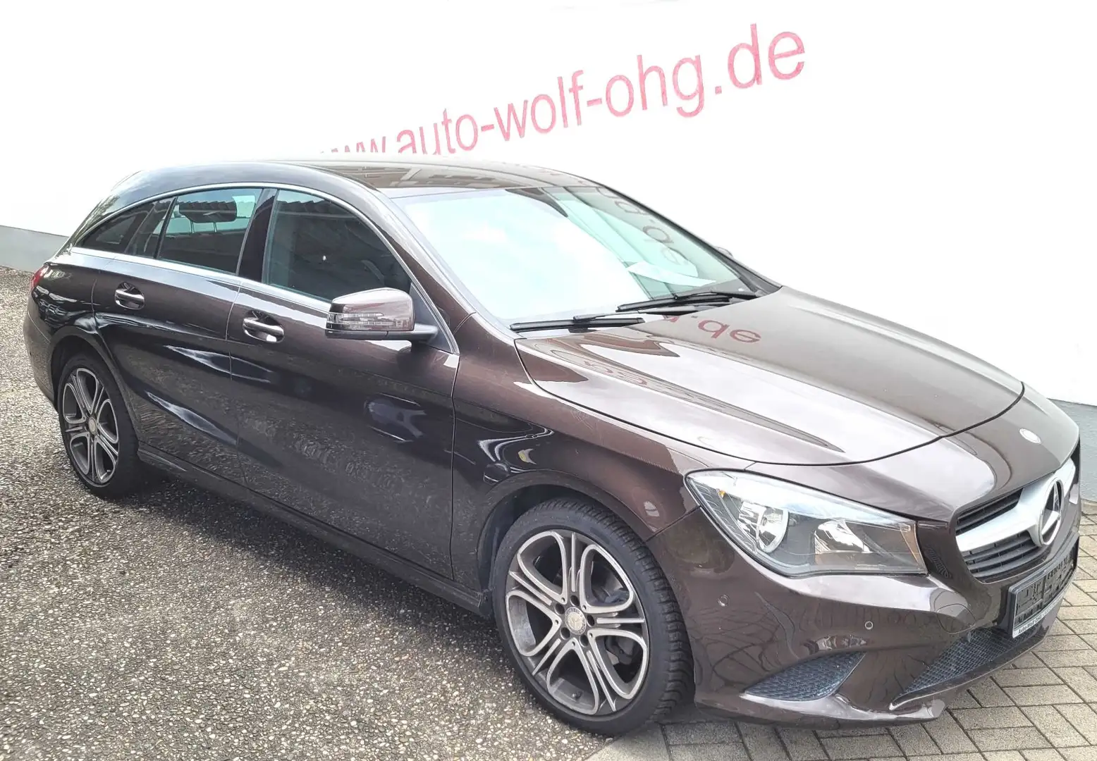 Mercedes-Benz CLA 200 7G-DCT, Navi, PTS... Braun - 1
