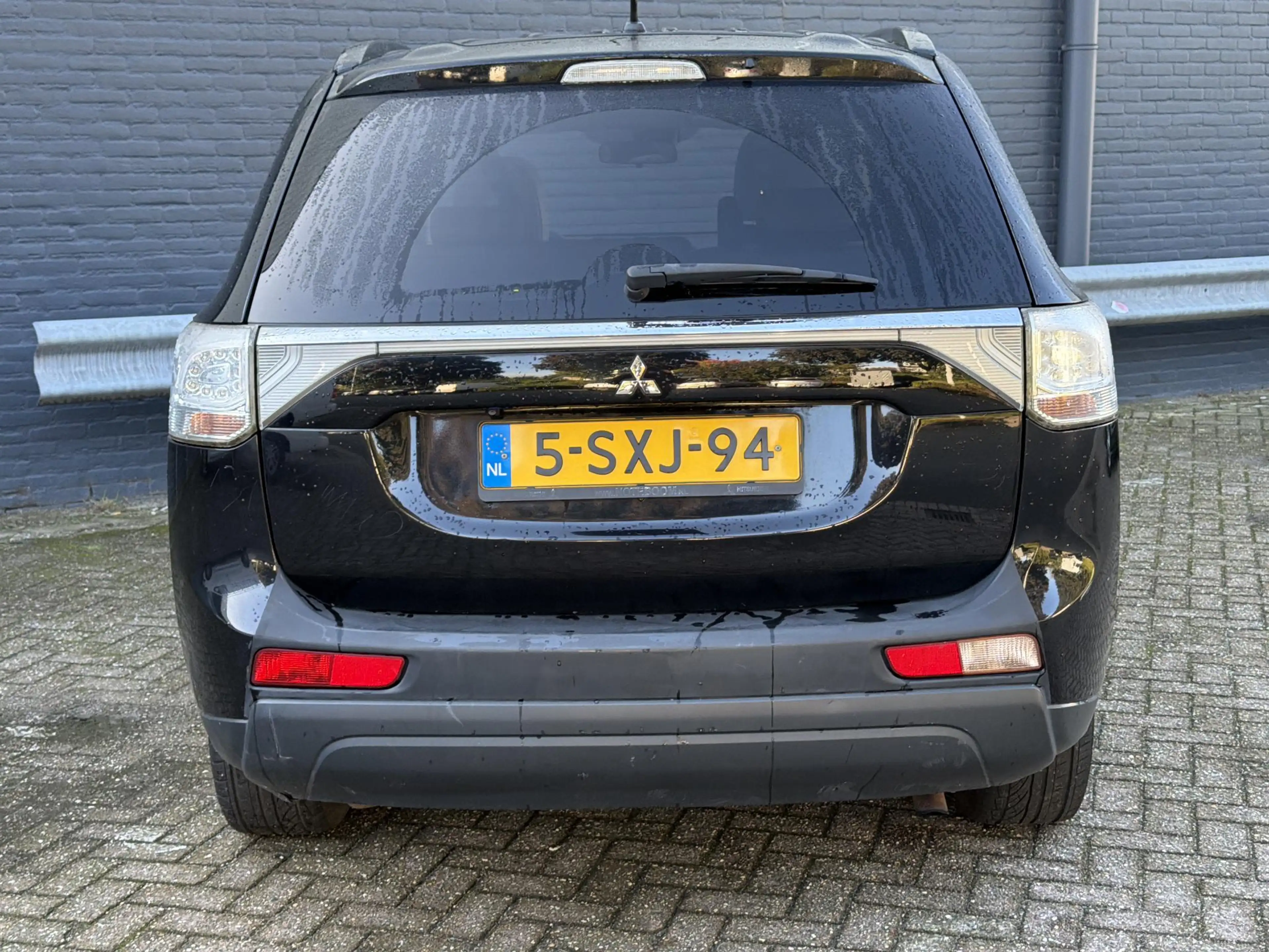 Mitsubishi Outlander 2.0 PHEV instyle+ | Schuif/Kanteldak | Leder | Cru — photo 6
