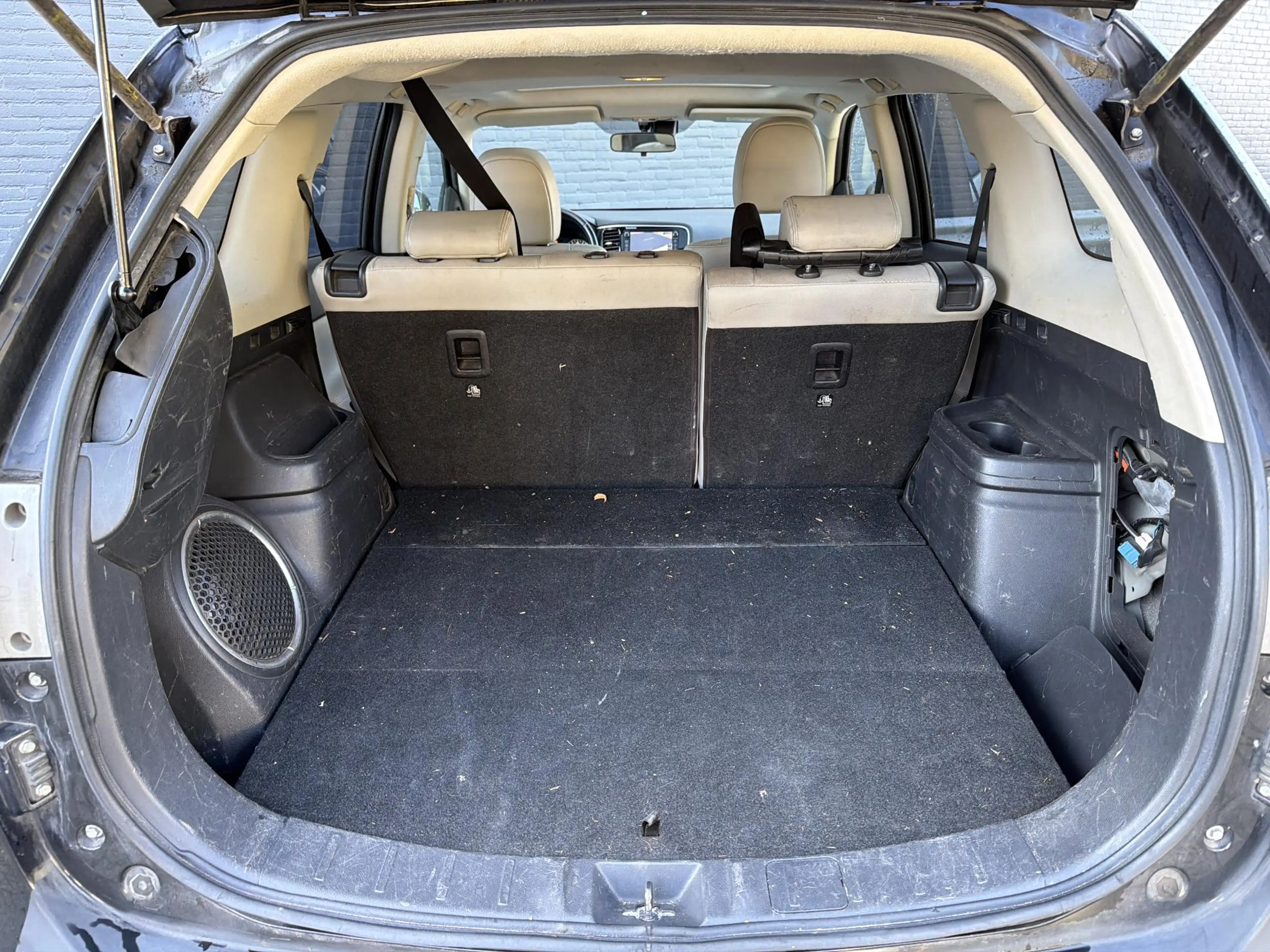 Mitsubishi Outlander 2.0 PHEV instyle+ | Schuif/Kanteldak | Leder | Cru — photo 15