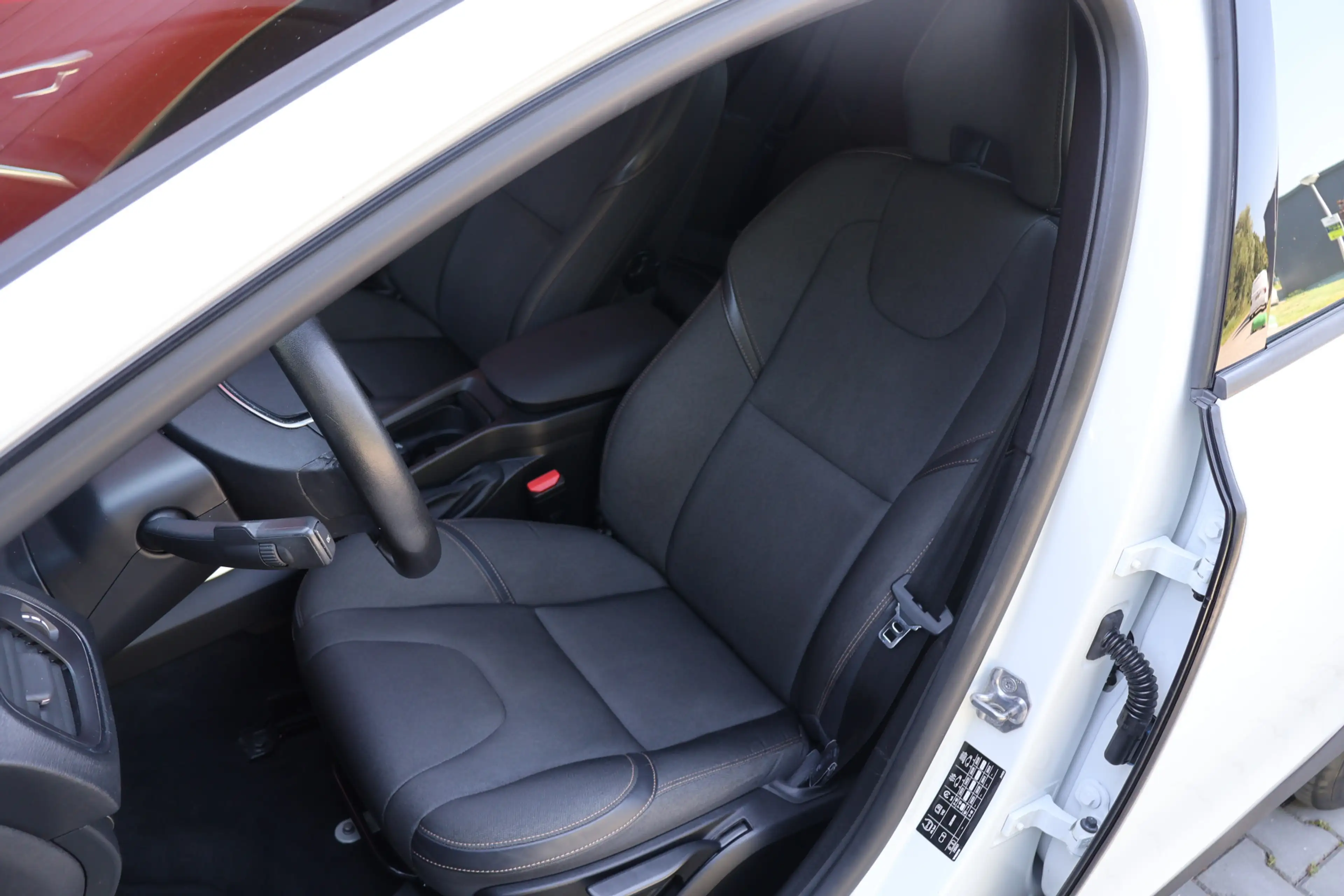 Volvo V40 Cross Country 1.5 T3 153pk Nordic+ Automaat | Trekhaak | Full LE — photo 7