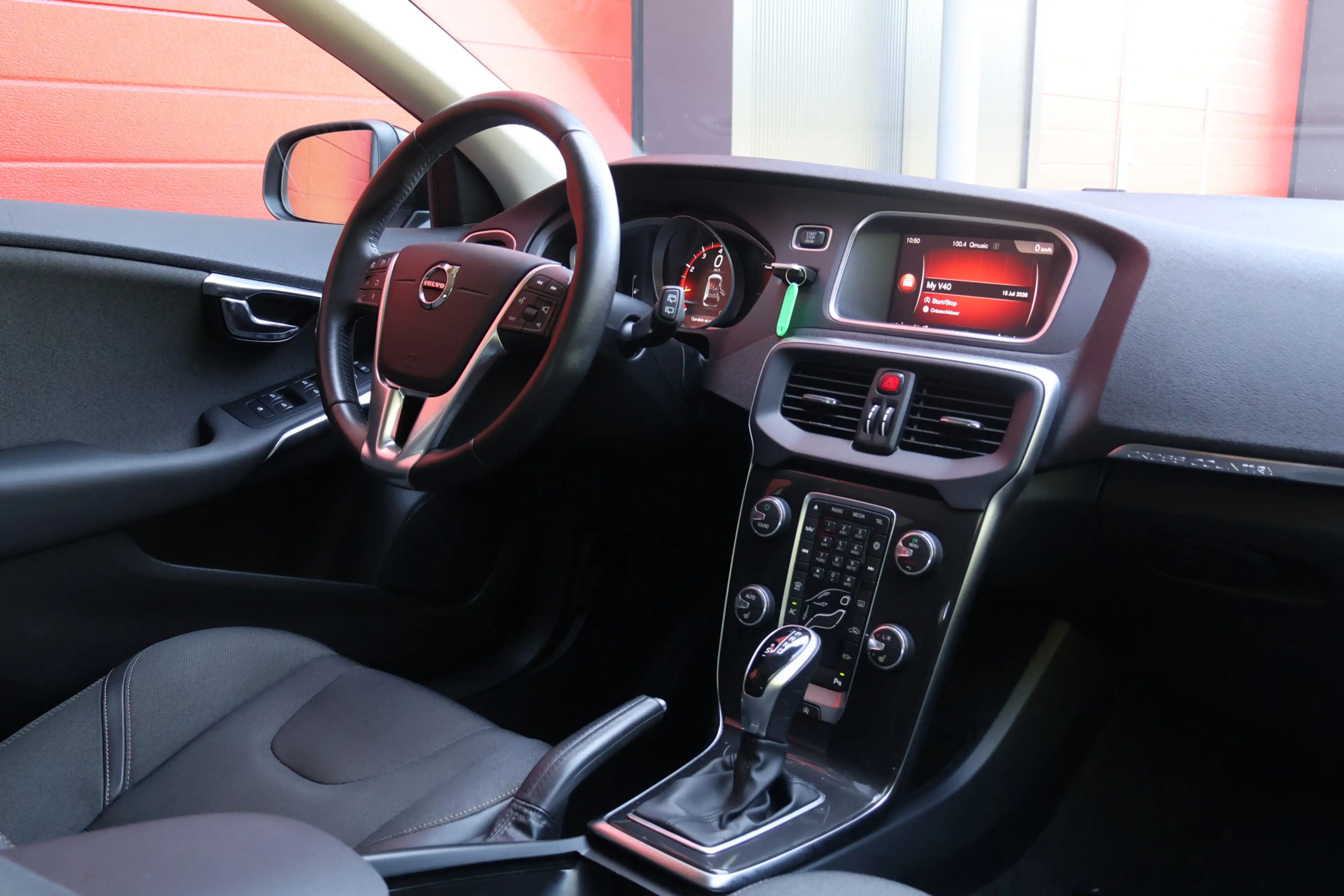 Volvo V40 Cross Country 1.5 T3 153pk Nordic+ Automaat | Trekhaak | Full LE — photo 8