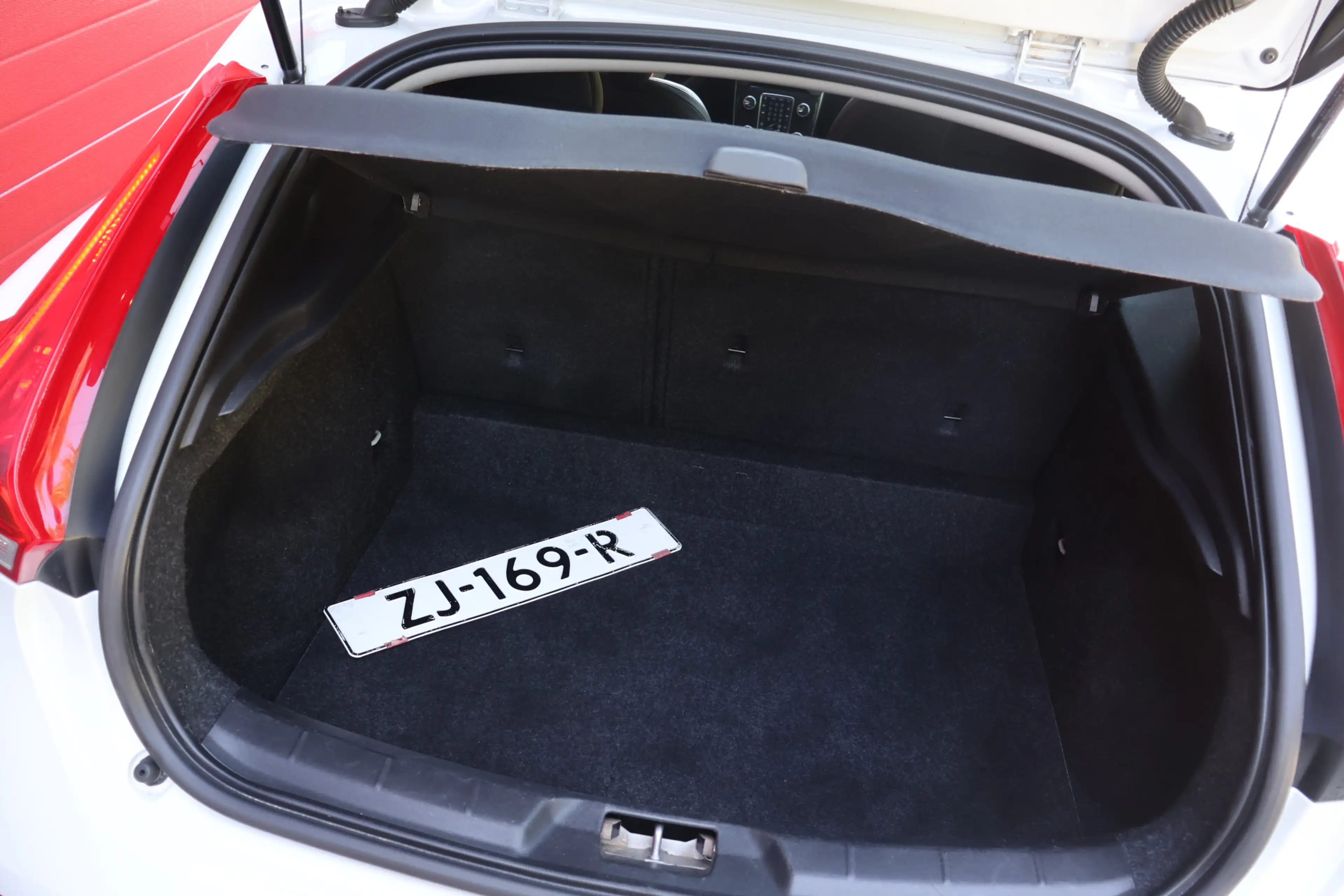 Volvo V40 Cross Country 1.5 T3 153pk Nordic+ Automaat | Trekhaak | Full LE — photo 20