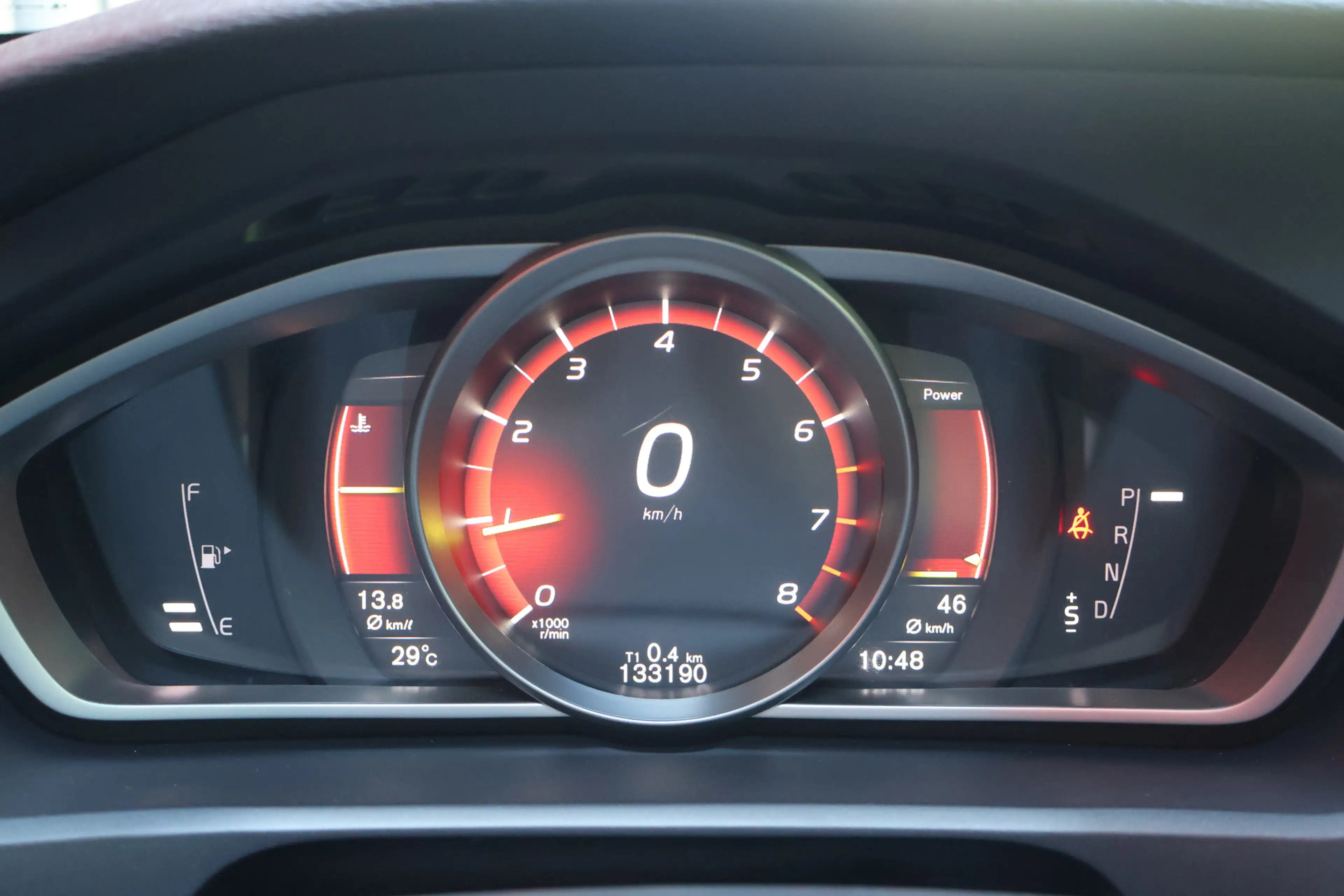 Volvo V40 Cross Country 1.5 T3 153pk Nordic+ Automaat | Trekhaak | Full LE — photo 9