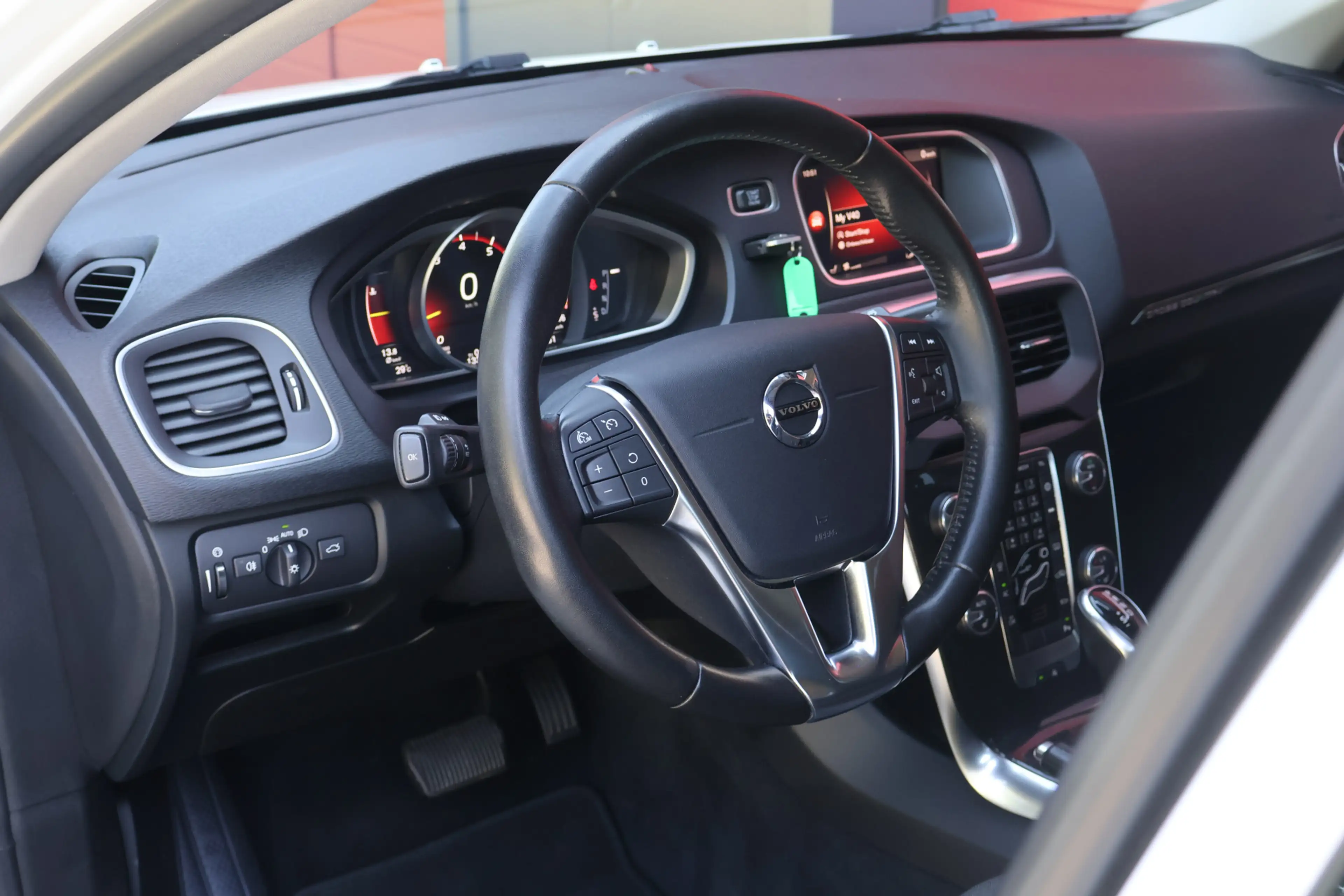 Volvo V40 Cross Country 1.5 T3 153pk Nordic+ Automaat | Trekhaak | Full LE — photo 5