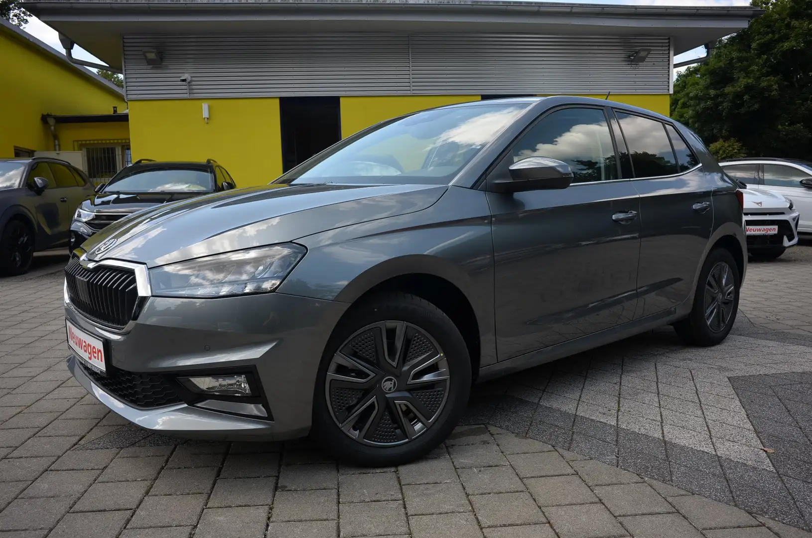 Skoda Fabia 1.5 TSI DSG 5JGAR+SIDE ASSIST+heizbSCHEIBE Grau - 1