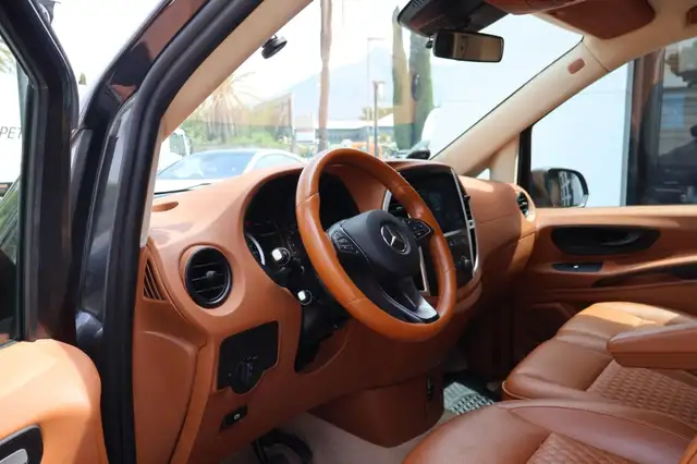 Mercedes-Benz Vito view 11