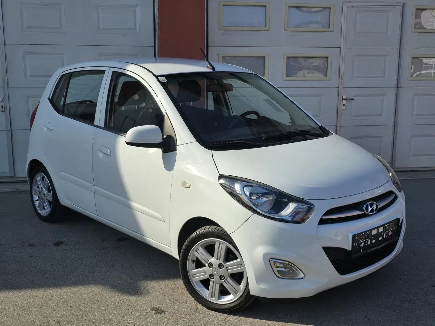 Hyundai i10 i10 1,25 Comfort *Pickerl NEU* *1.Besitz* Weiß - 2