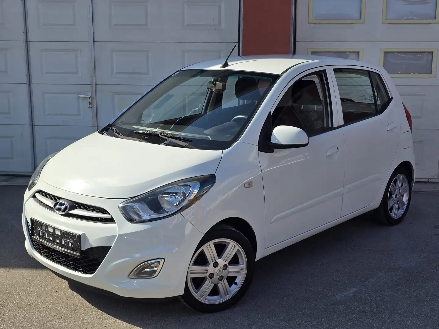 Hyundai i10 i10 1,25 Comfort *Pickerl NEU* *1.Besitz* Weiß - 1