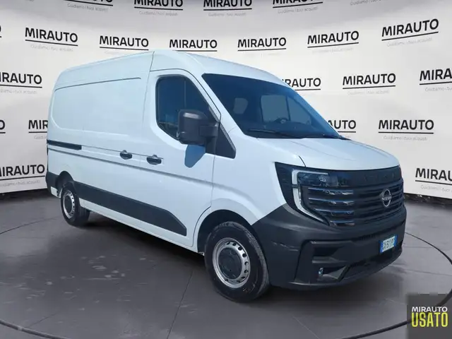 Nissan Interstar Interstar fwd 35 2.0 dci 130cv L2H2 DC N Connecta