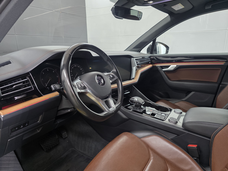 Volkswagen Touareg Atmosphere 4Motion+LED+Ahk+Temp+Pano — photo 8