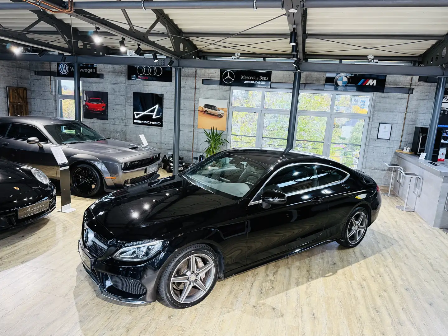 Mercedes-Benz C 180 Coupé AMG Line Automatik*LED*NAVI* Noir - 2