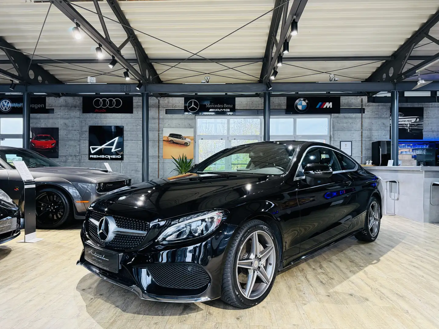 Mercedes-Benz C 180 Coupé AMG Line Automatik*LED*NAVI* Noir - 1