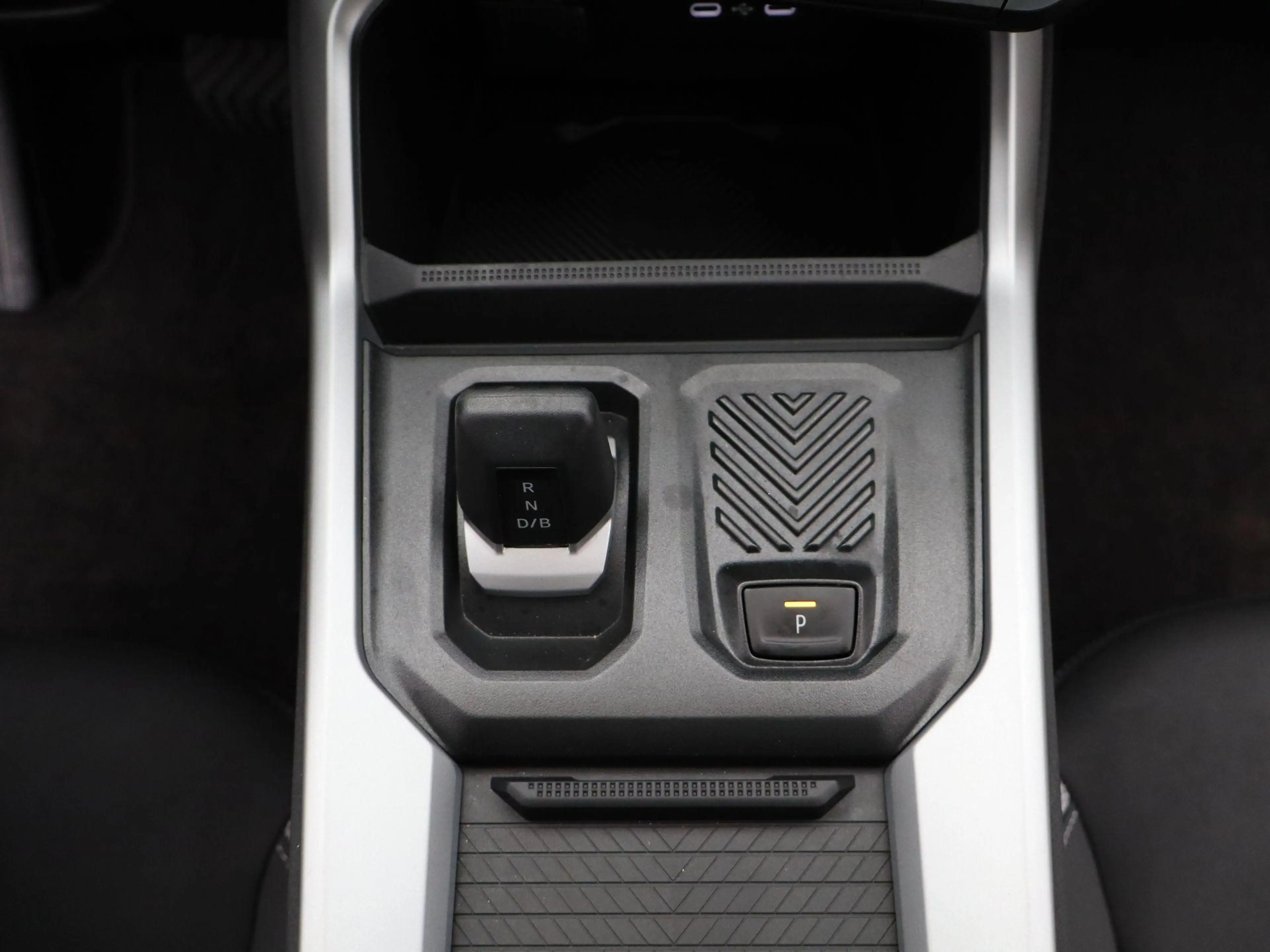 Dacia Bigster journey hybrid 155 | pack winter | panoramadak | — photo 12