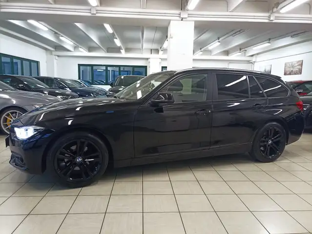 BMW 318 d Touring LED-NAVI-18"-PDC-KEYLESS-CRUISE CONTROL