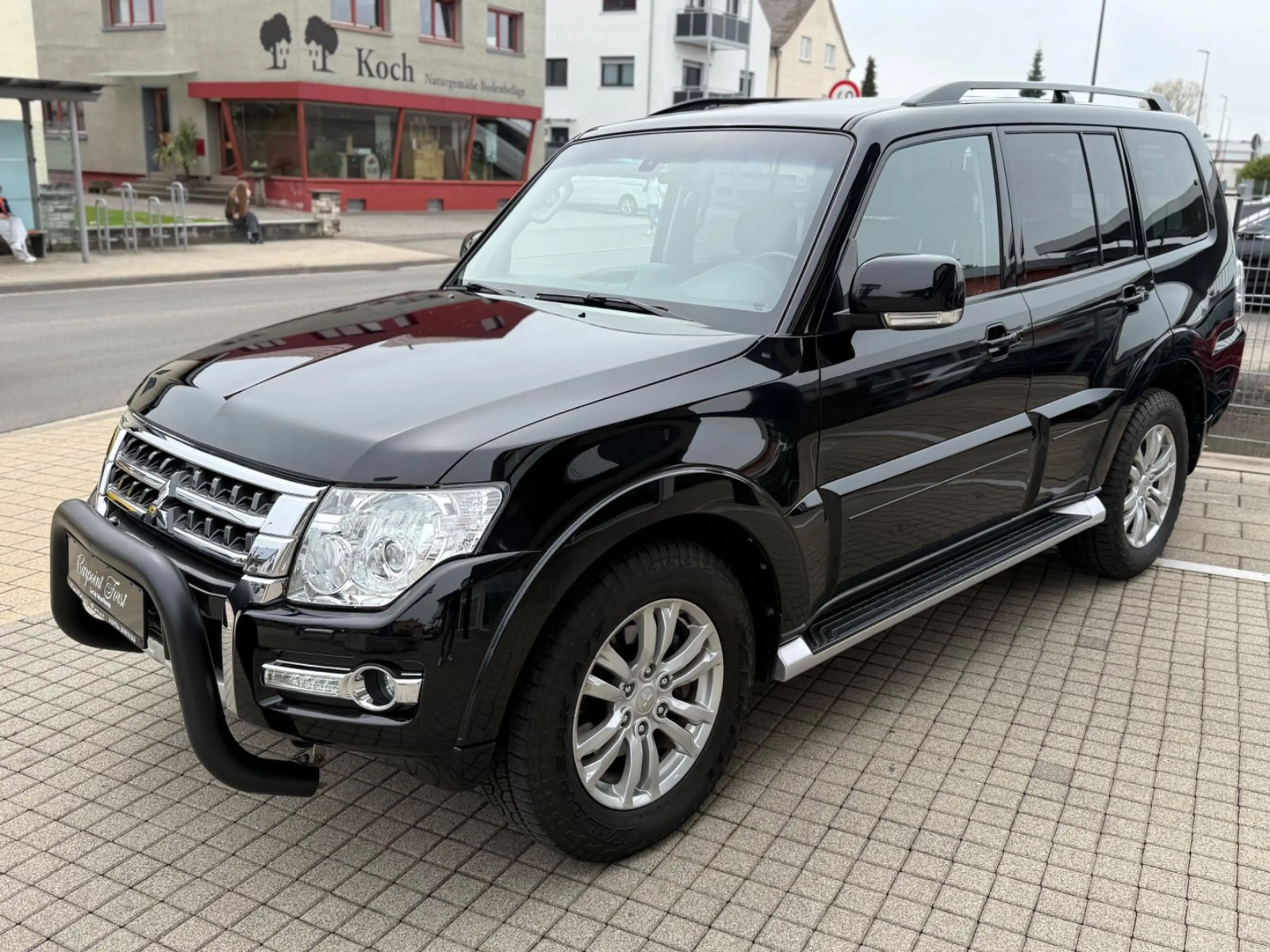 Mitsubishi Pajero 3.2 DI-D Edition 100,7Sitzer ,AHK,AUT.uvm — photo 6