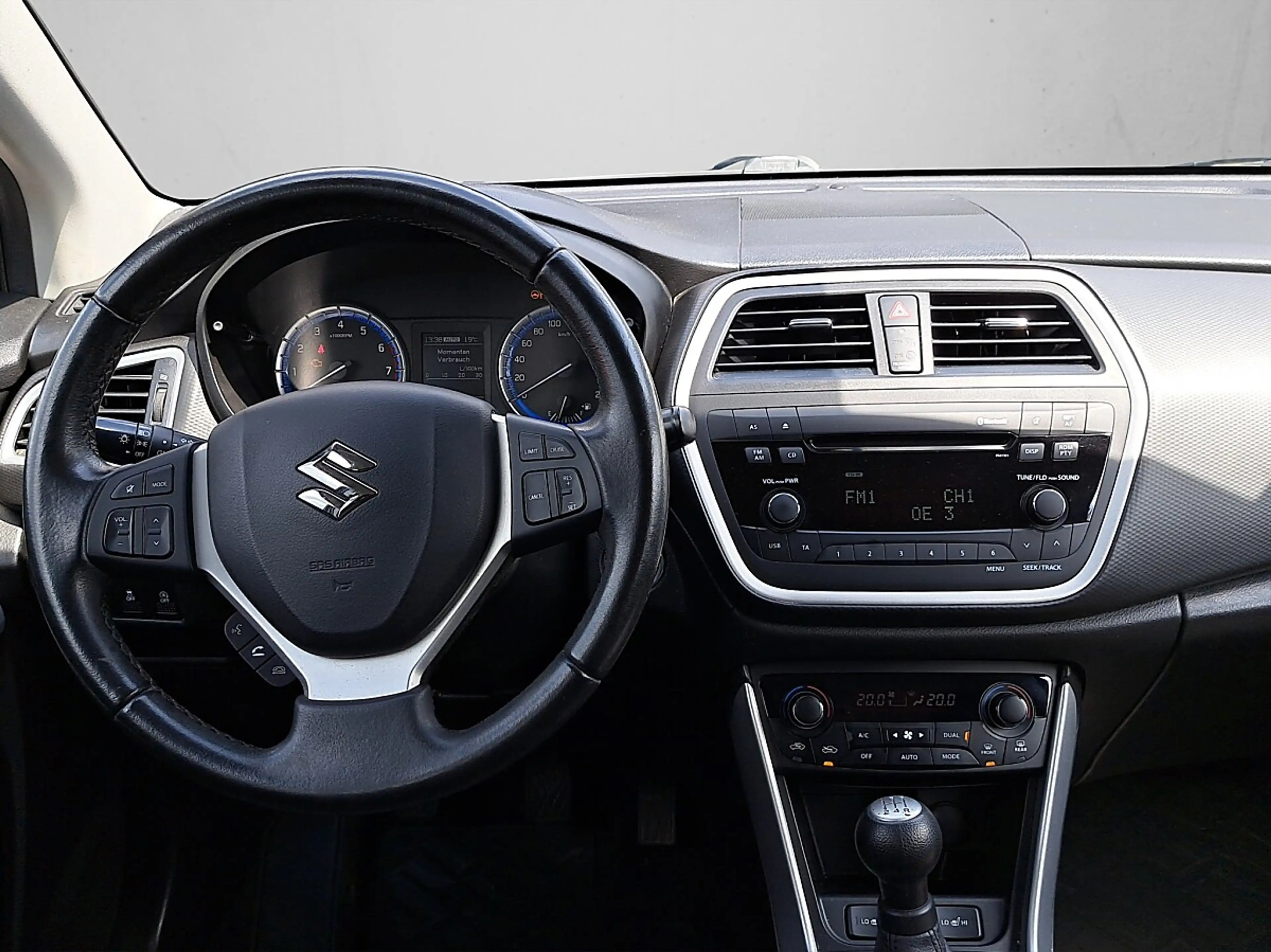 Suzuki SX4 S-Cross 1,6 Allgrip shine — photo 13
