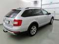 Skoda Octavia Combi 2.0 TDI Scout 4x4 AHK+SHZ+DAB Silber - thumbnail 4