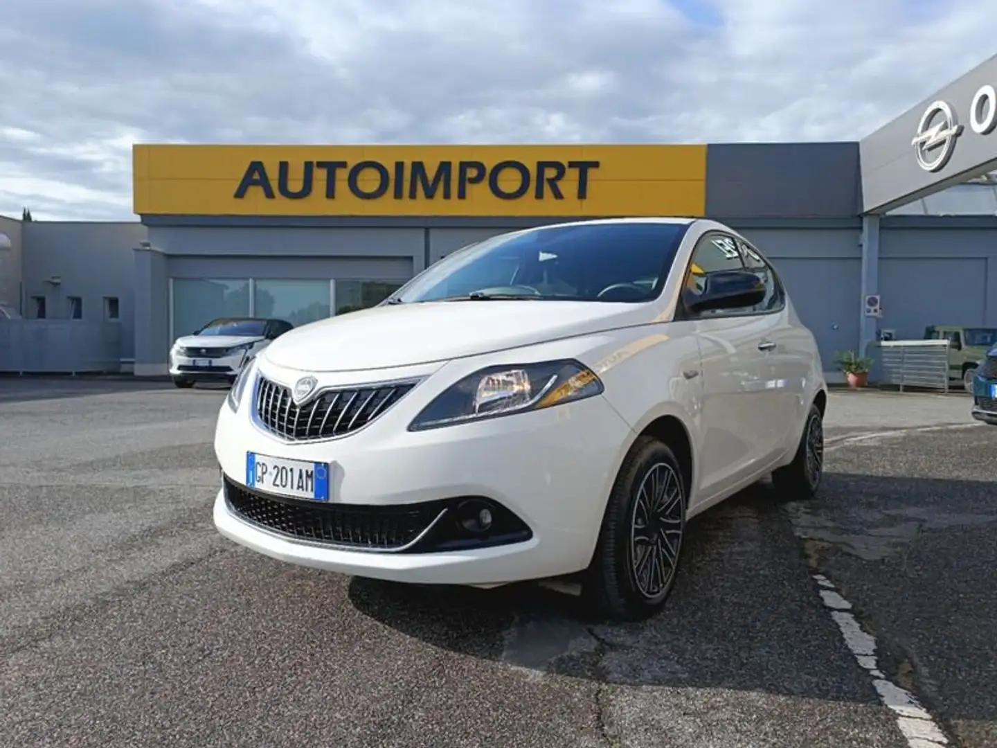 Lancia Ypsilon 1.0 FireFly 5 porte S&S Hybrid Silver - 1