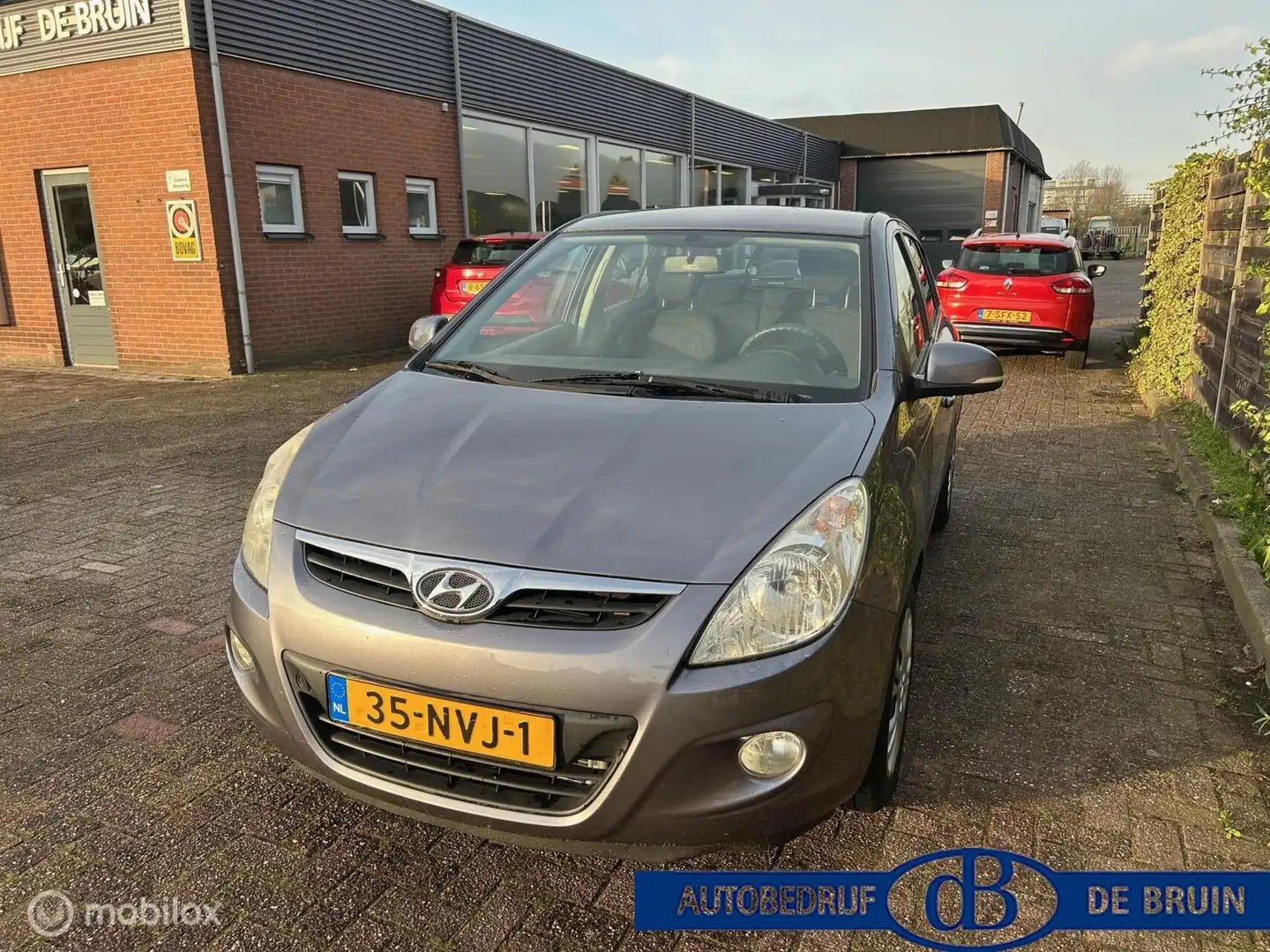 Hyundai i20 1.2i i-Motion Airco Gris - 2