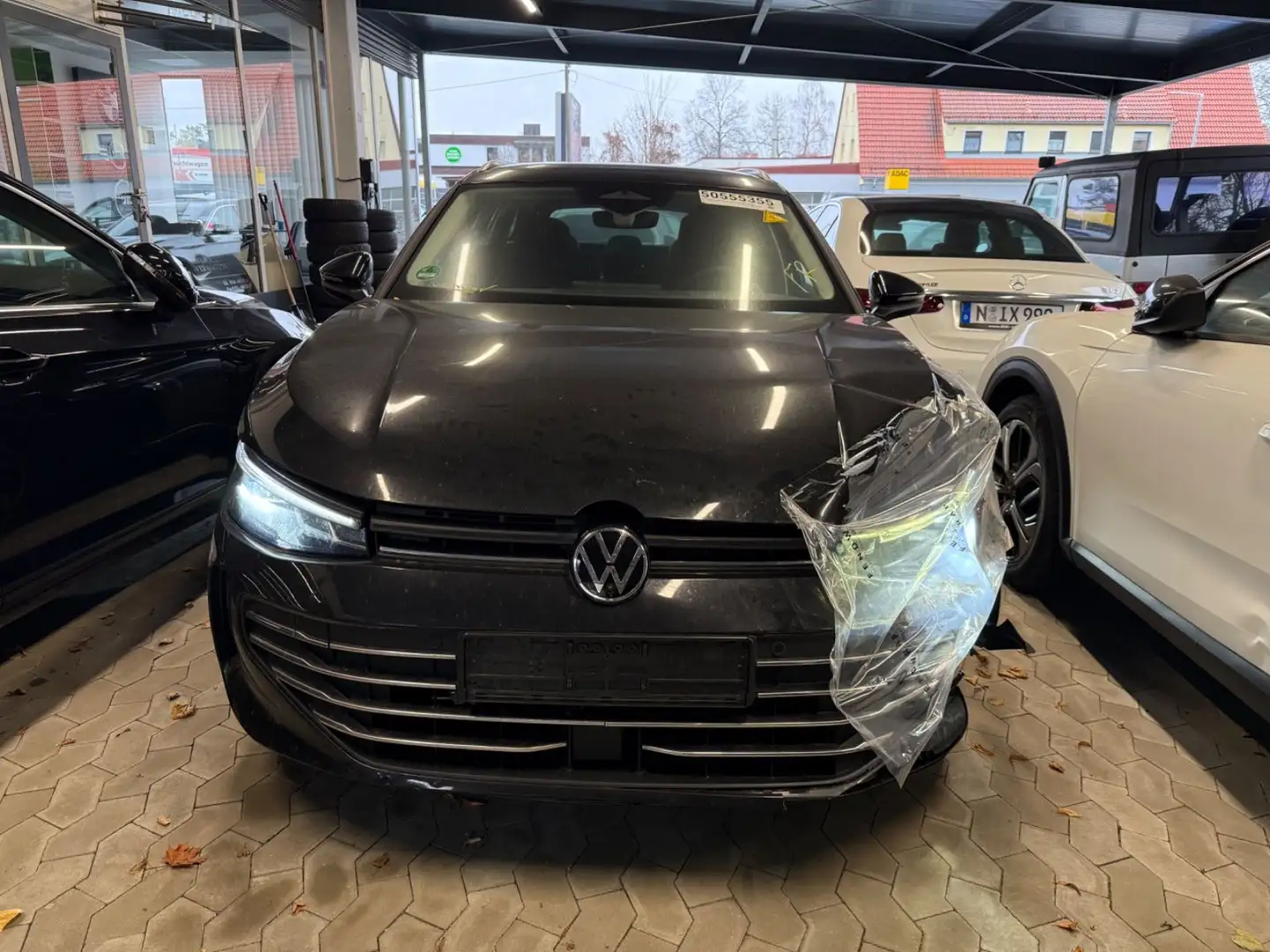 Volkswagen Passat Variant 1.5 eTSI 110 kW Business Noir - 2