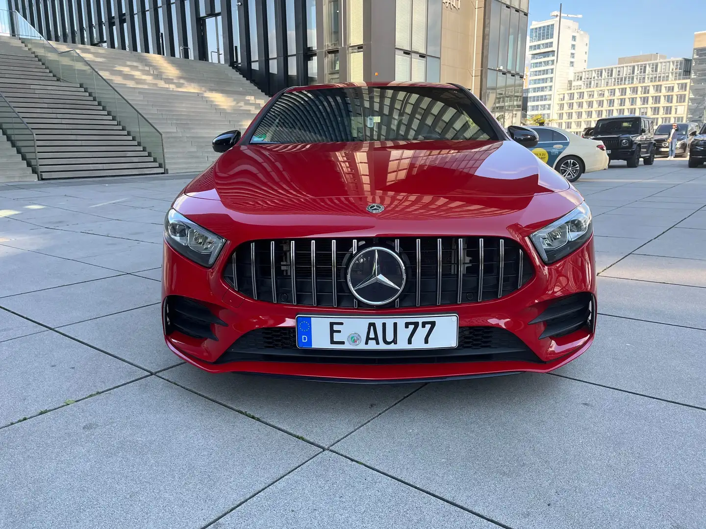 Mercedes-Benz A 220 A 220 7G-DCT AMG Line Rouge - 1
