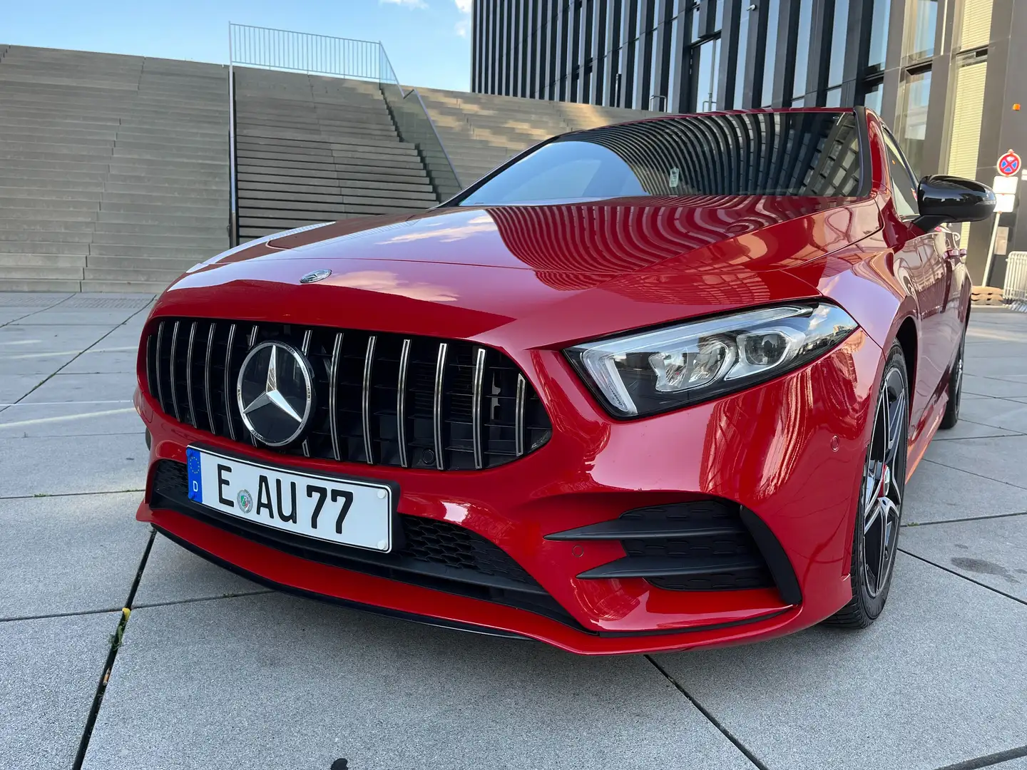 Mercedes-Benz A 220 A 220 7G-DCT AMG Line Rouge - 2