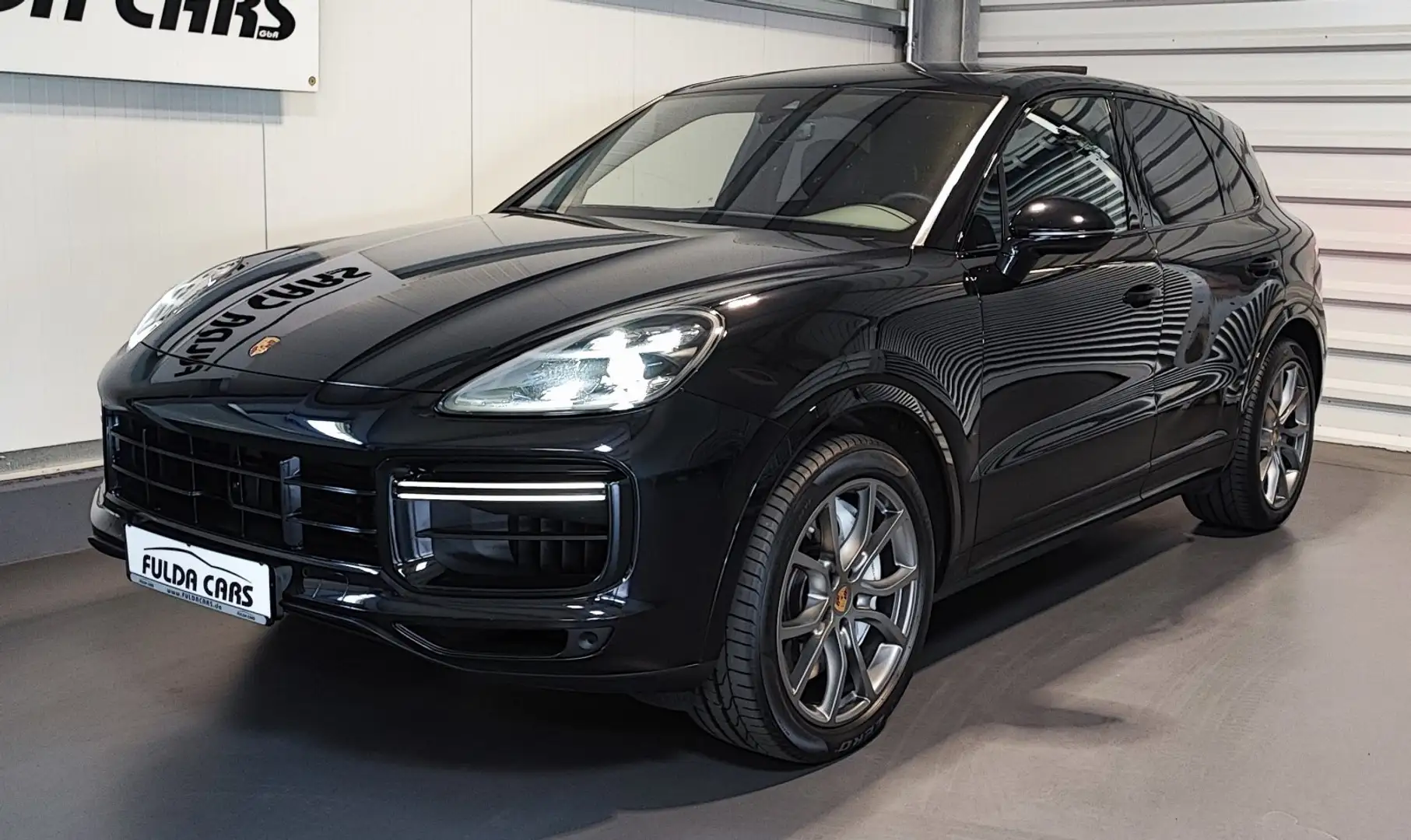 Porsche Cayenne TURBO 4.0 V8 SPORT-DESIGN 21 EXCLUSIV Schwarz - 1