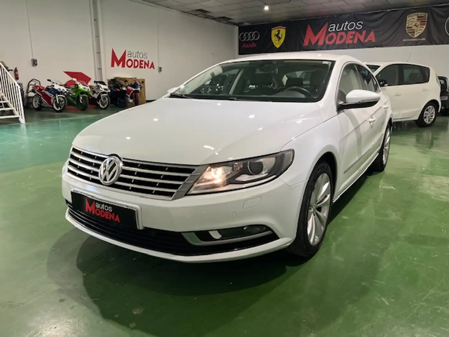 Volkswagen Passat 2.0TDI Advance 110kW Blanco - 2