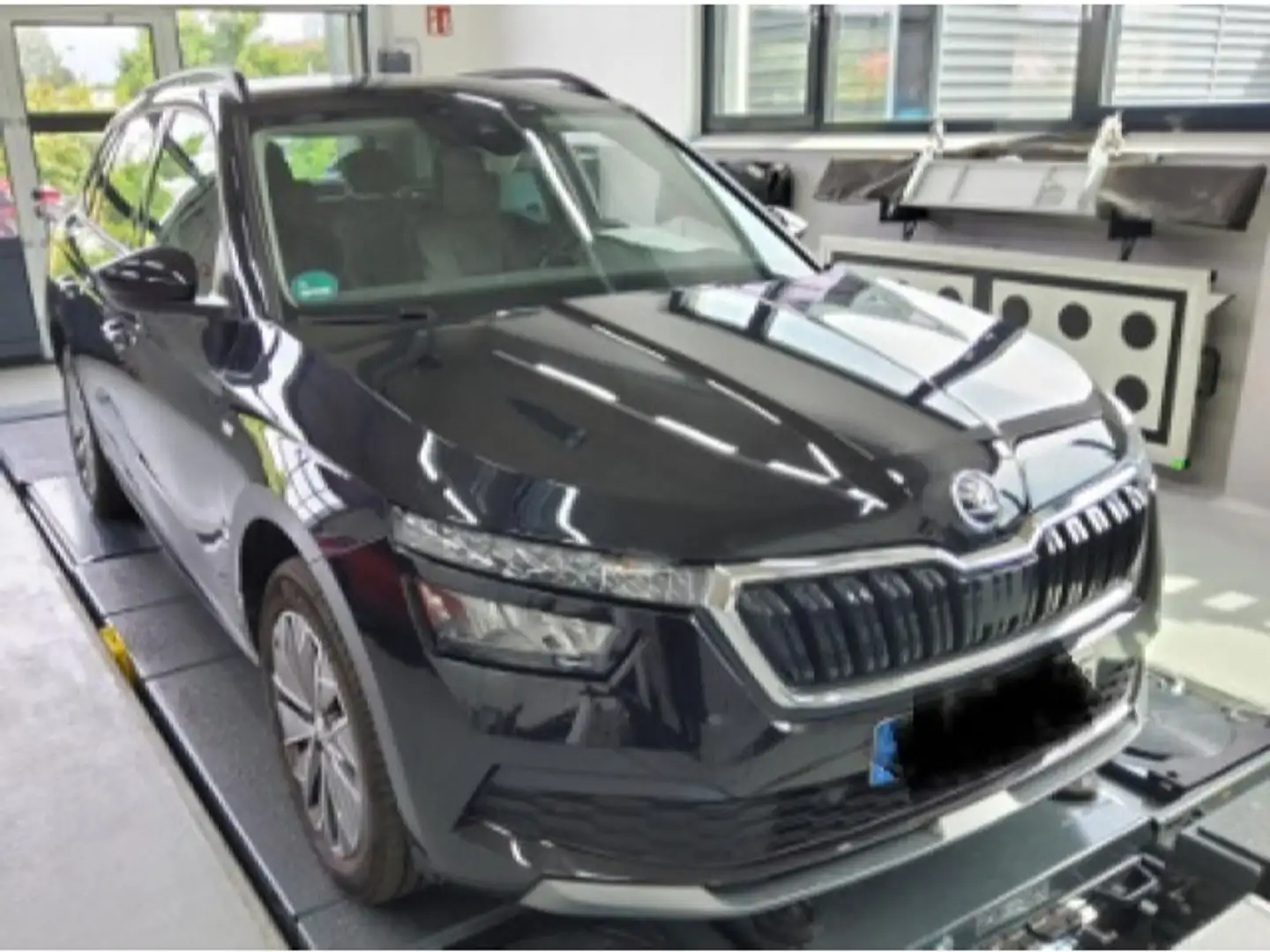 Skoda Kamiq Tour 1.0 TSI DSG *LED*SPUR*MirrorLink*17'' Schwarz - 2