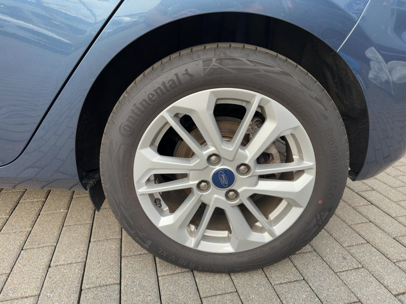 Ford Fiesta Titanium 5tg NaviApp Voll-LED PDC SHZ LHZ — photo 10