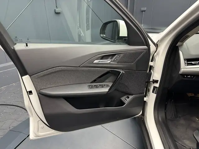 BMW X1 view 13