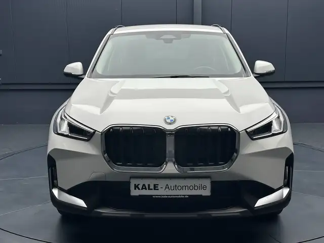 BMW X1 view 8