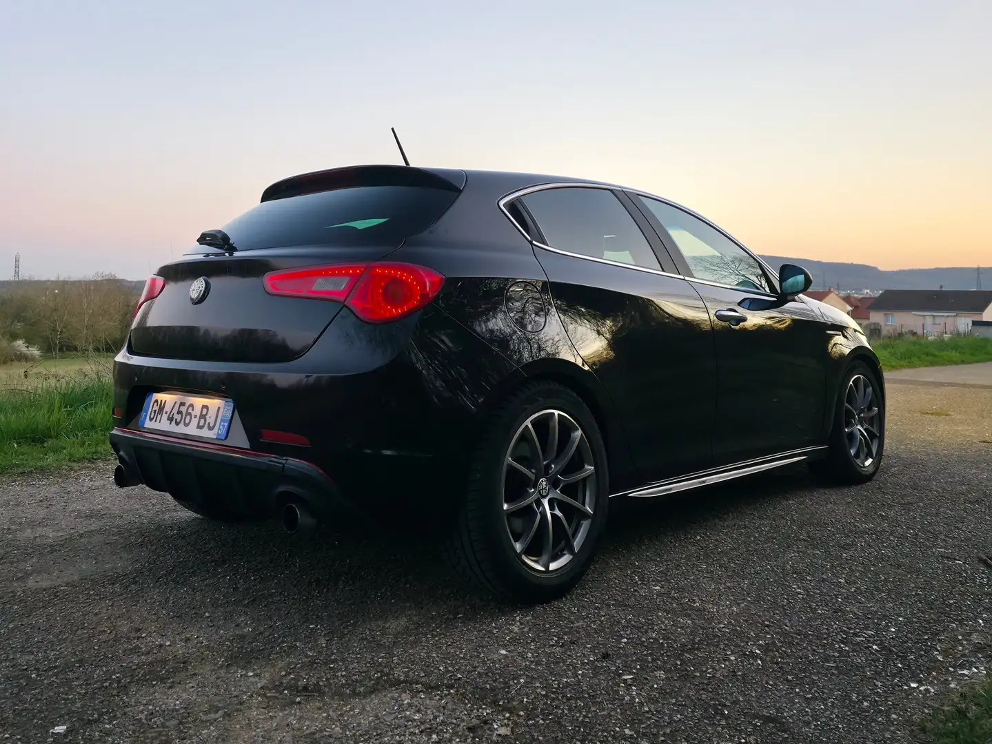 Alfa Romeo Giulietta Giulietta 1750 TBI 235 ch Quadrifoglio Verde Noir - 2