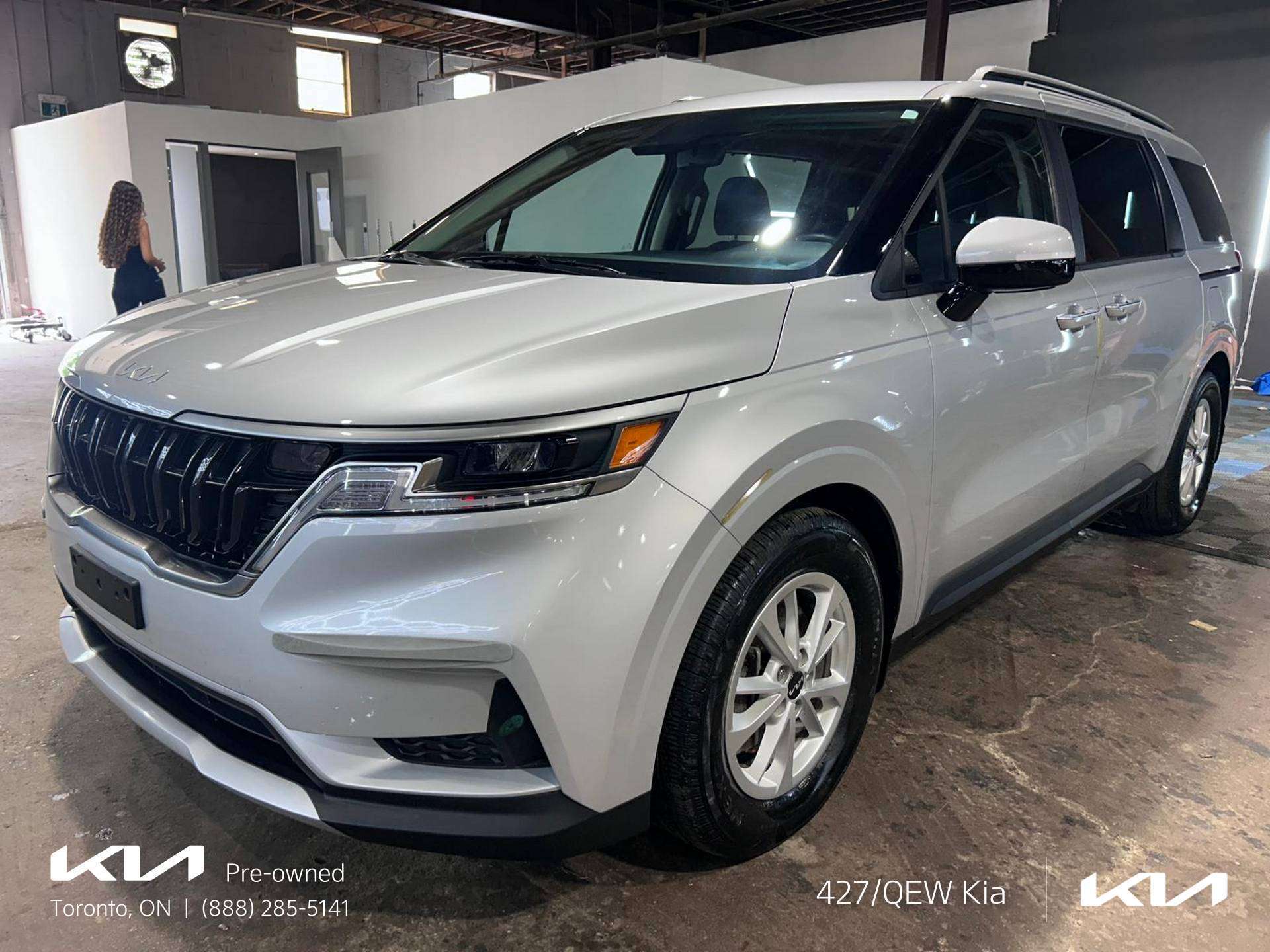 Silver 2023 Kia Carnival Minivan Automatic