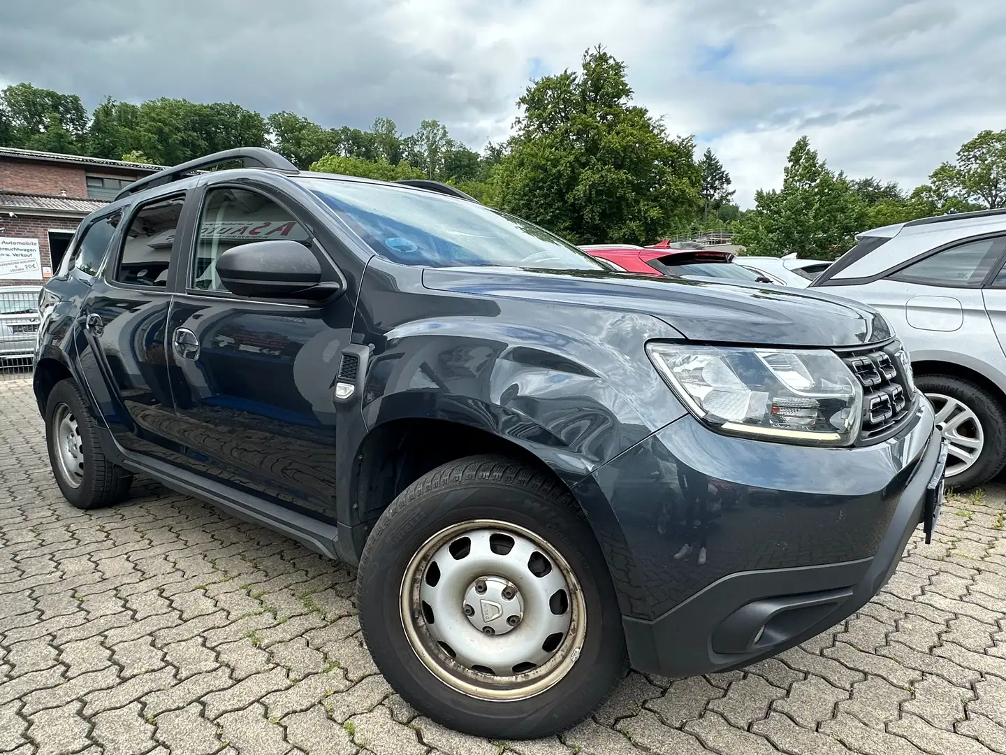 Dacia Duster 1.5 dCi Comfort+KLIMA+6 GANG+PDC+SHZ+TEMPOMAT+EUR6 Grijs - 2