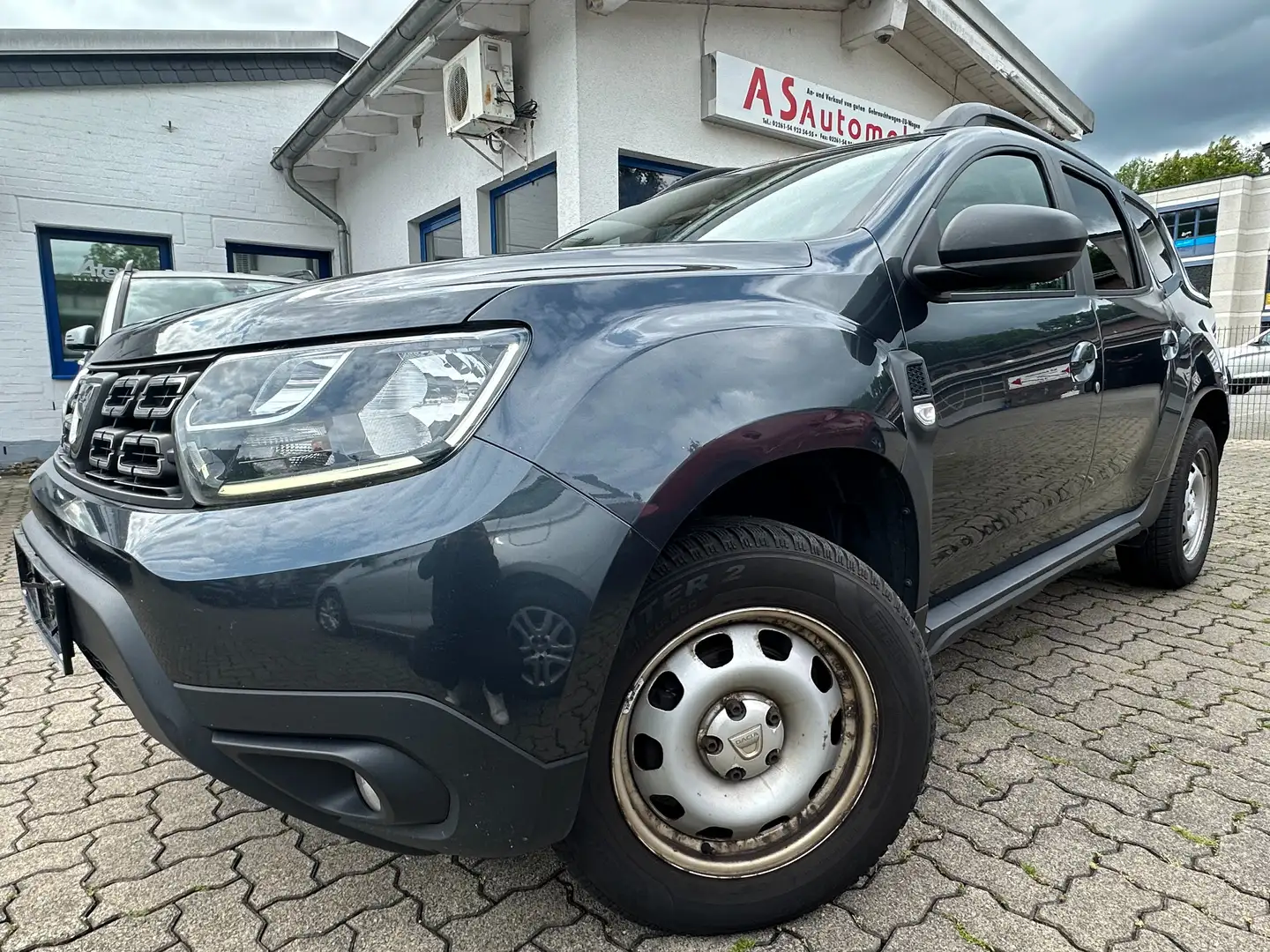 Dacia Duster 1.5 dCi Comfort+KLIMA+6 GANG+PDC+SHZ+TEMPOMAT+EUR6 Grijs - 1