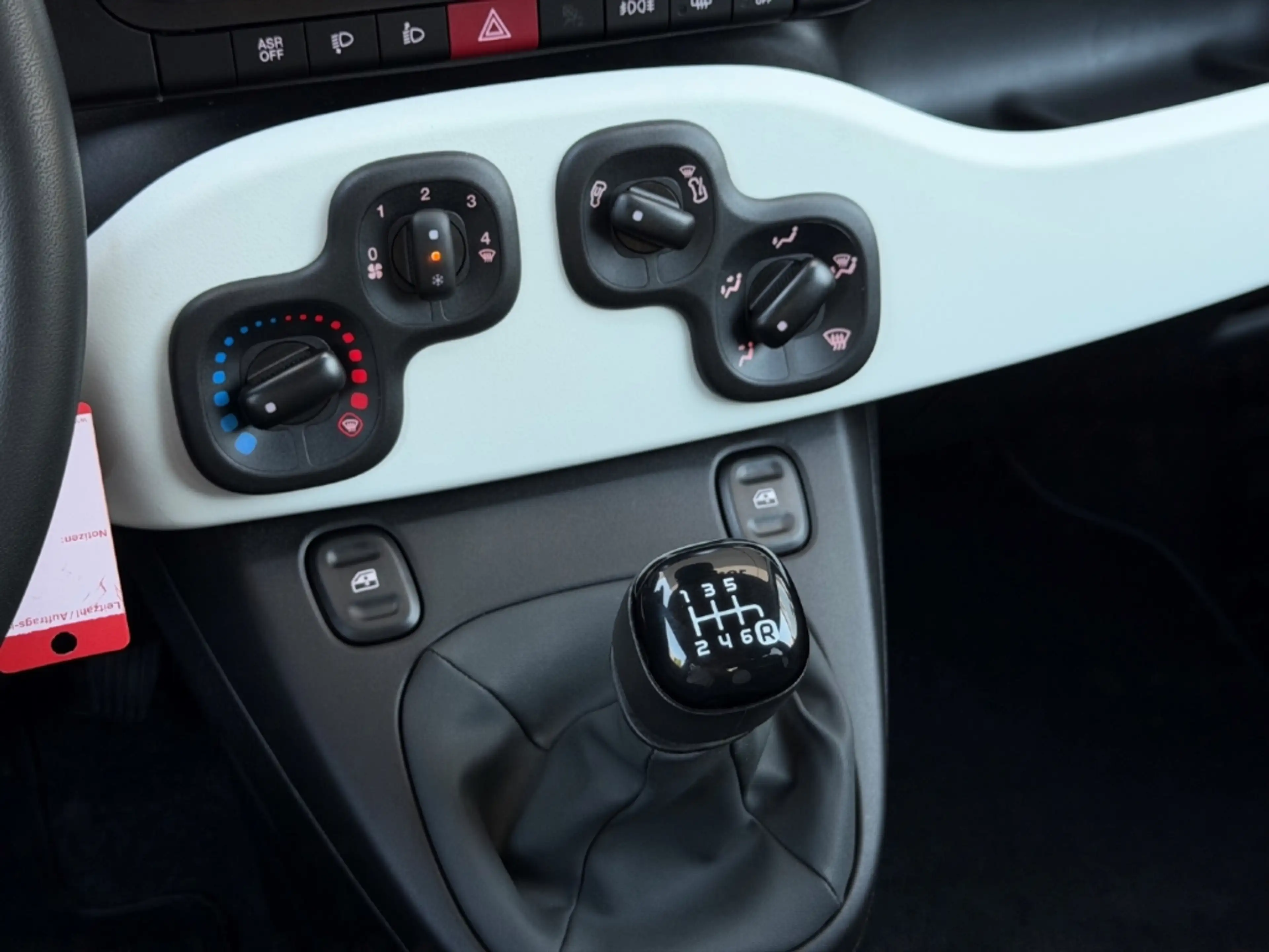 Fiat New Panda 1.0 GSE Hybrid Klima Touch. CarPlay — photo 13