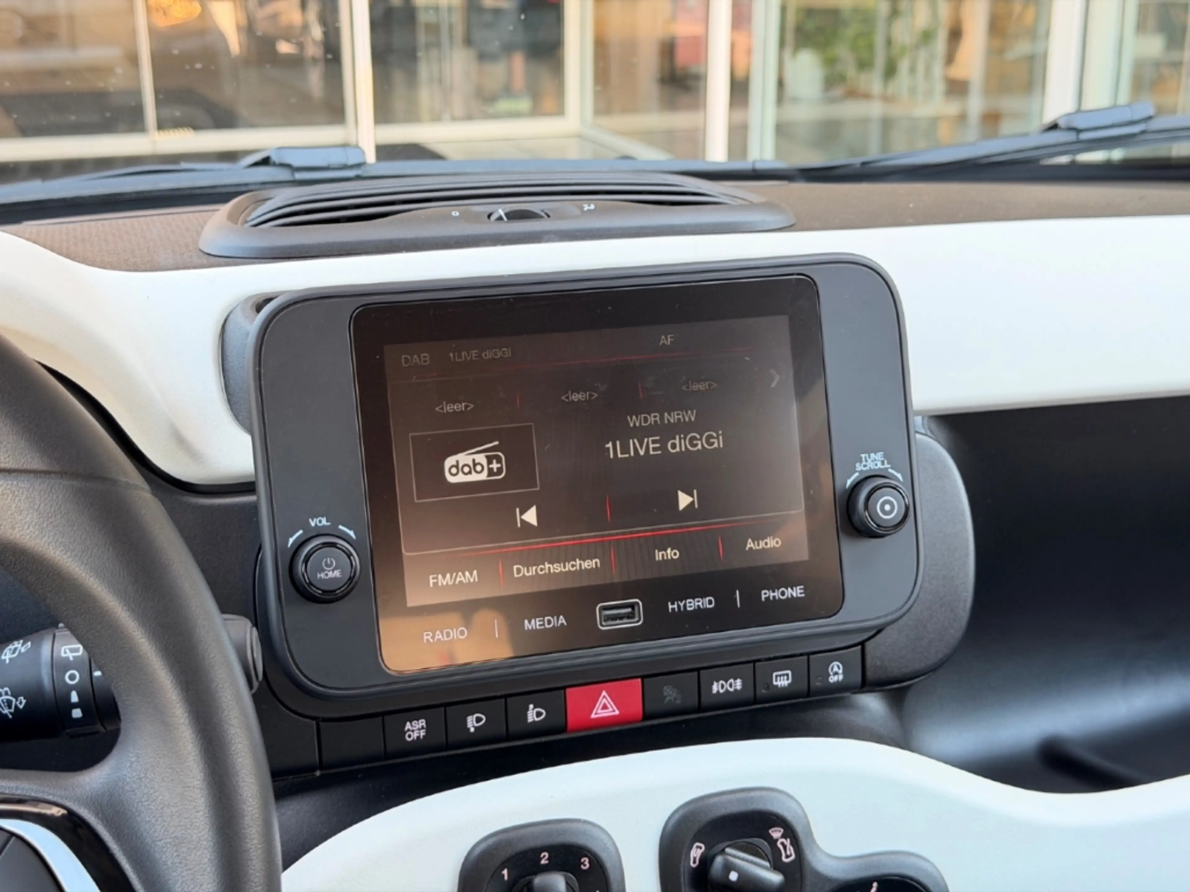 Fiat New Panda 1.0 GSE Hybrid Klima Touch. CarPlay — photo 11