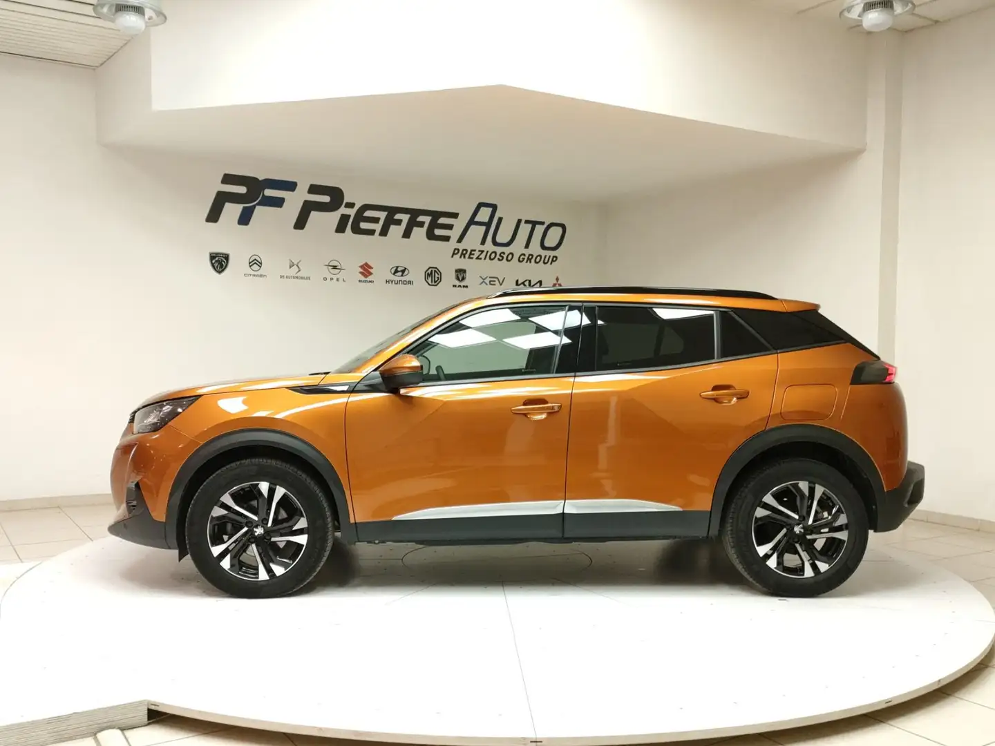 Peugeot 2008 2ª serie - 2008 PureTech 130 S&S Allure Naranja - 2