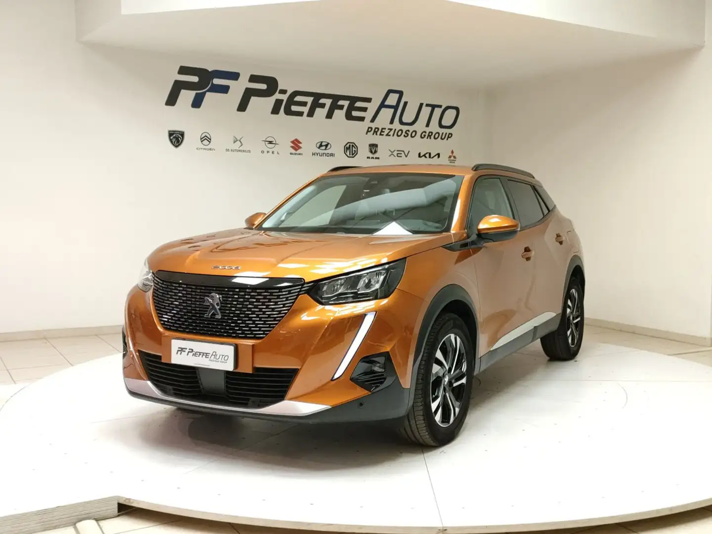 Peugeot 2008 2ª serie - 2008 PureTech 130 S&S Allure Naranja - 1