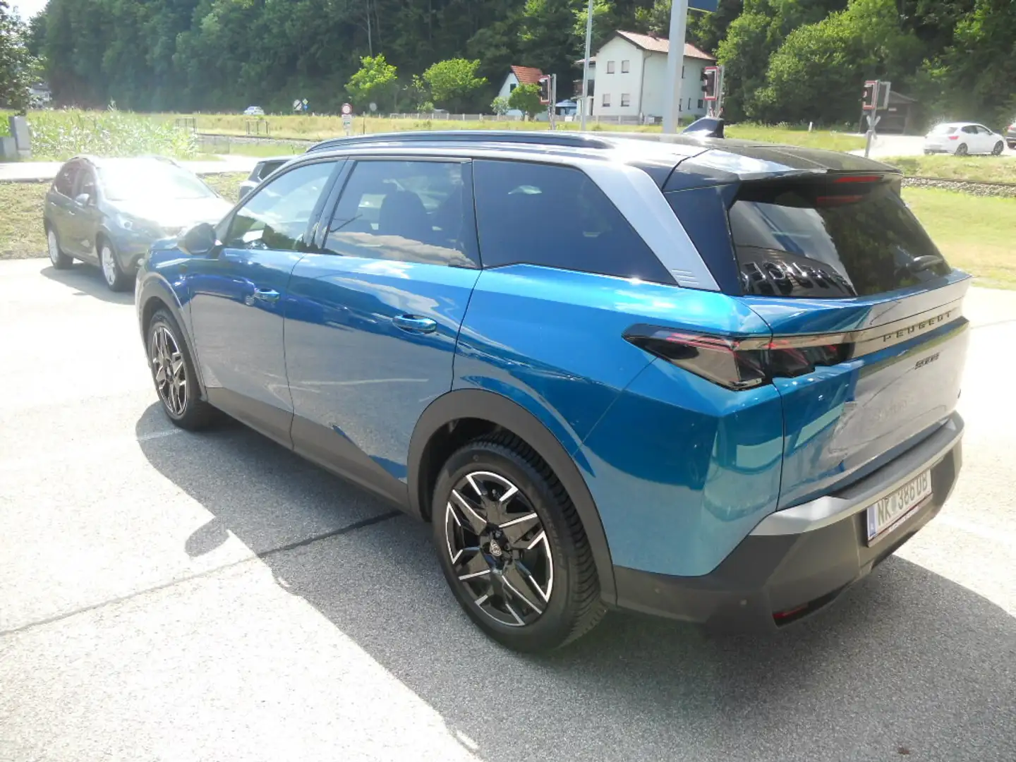 Peugeot 5008 mHEV 145 e-DCS6 Aut. Blau - 2